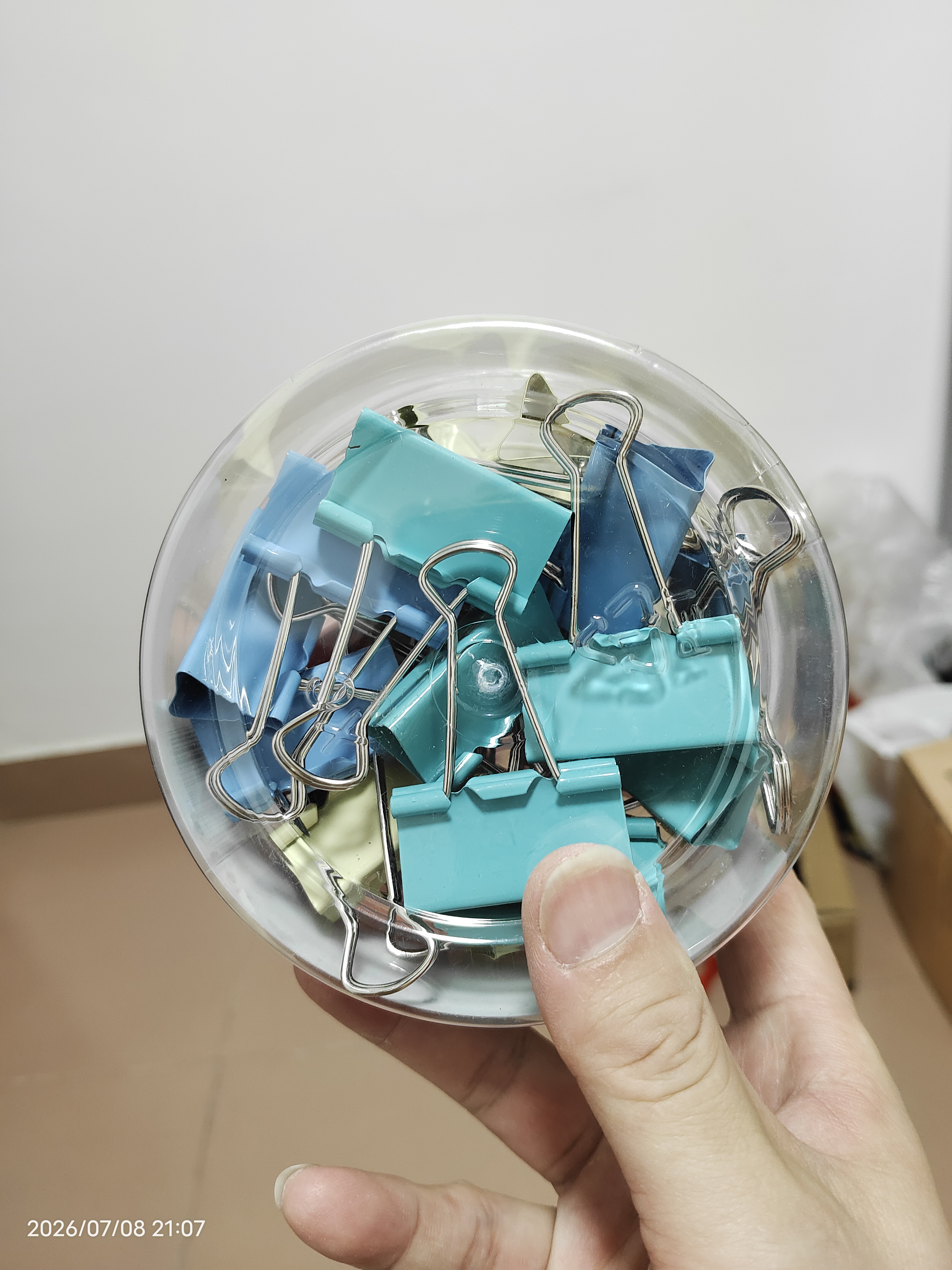 齐心【热门商品】24只41mm彩色长尾票夹燕尾夹2#大号金属夹票据文件夹子 文具办公用品 24只/筒EB452 实拍图
