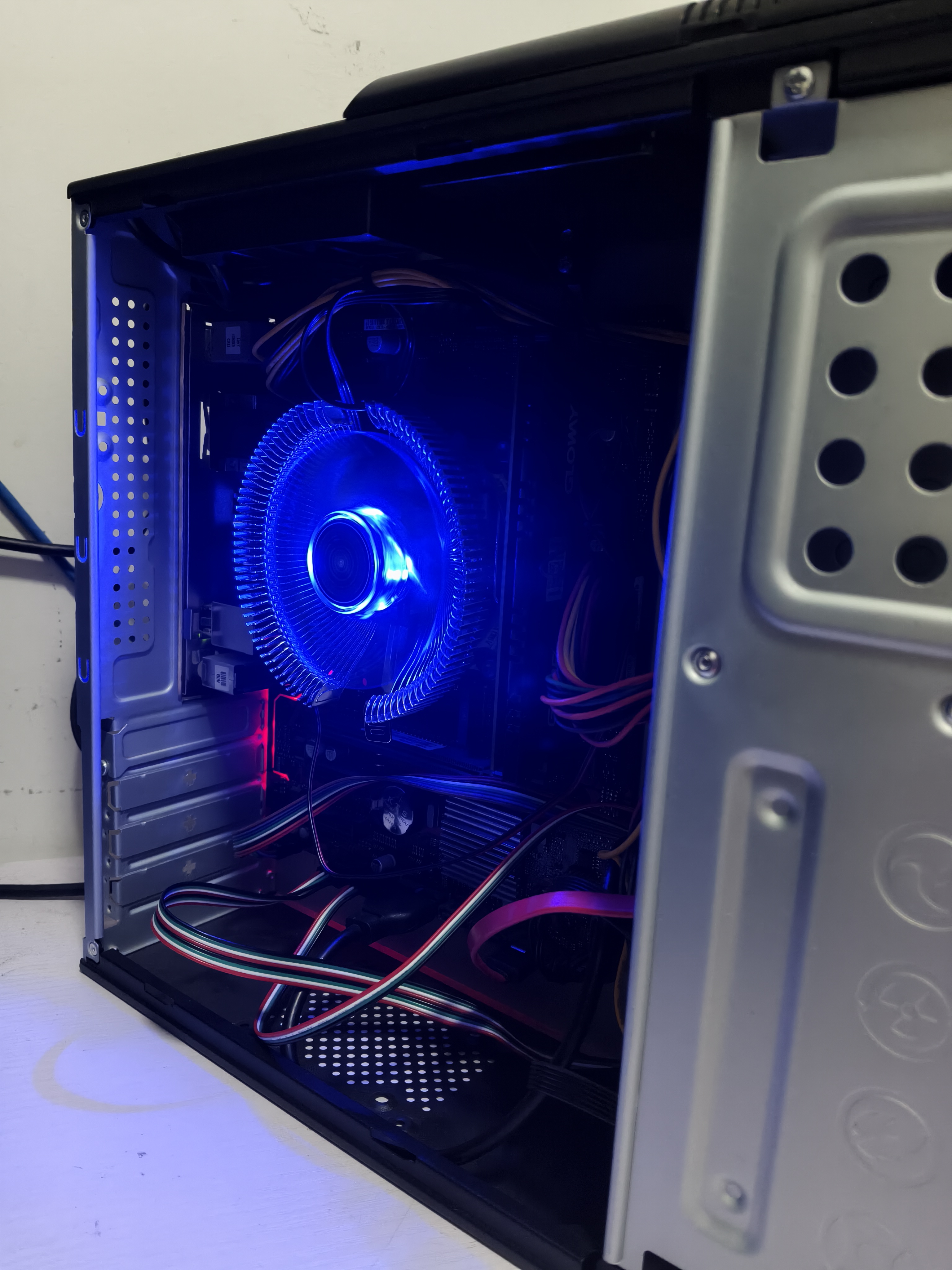 大水牛（BUBALUS）Q6 CPU散热器（支持Intel/1150/1156/AMD/AM3/多平台/9CM蓝光风扇/附带硅脂/台式电脑风冷散热器） 实拍图