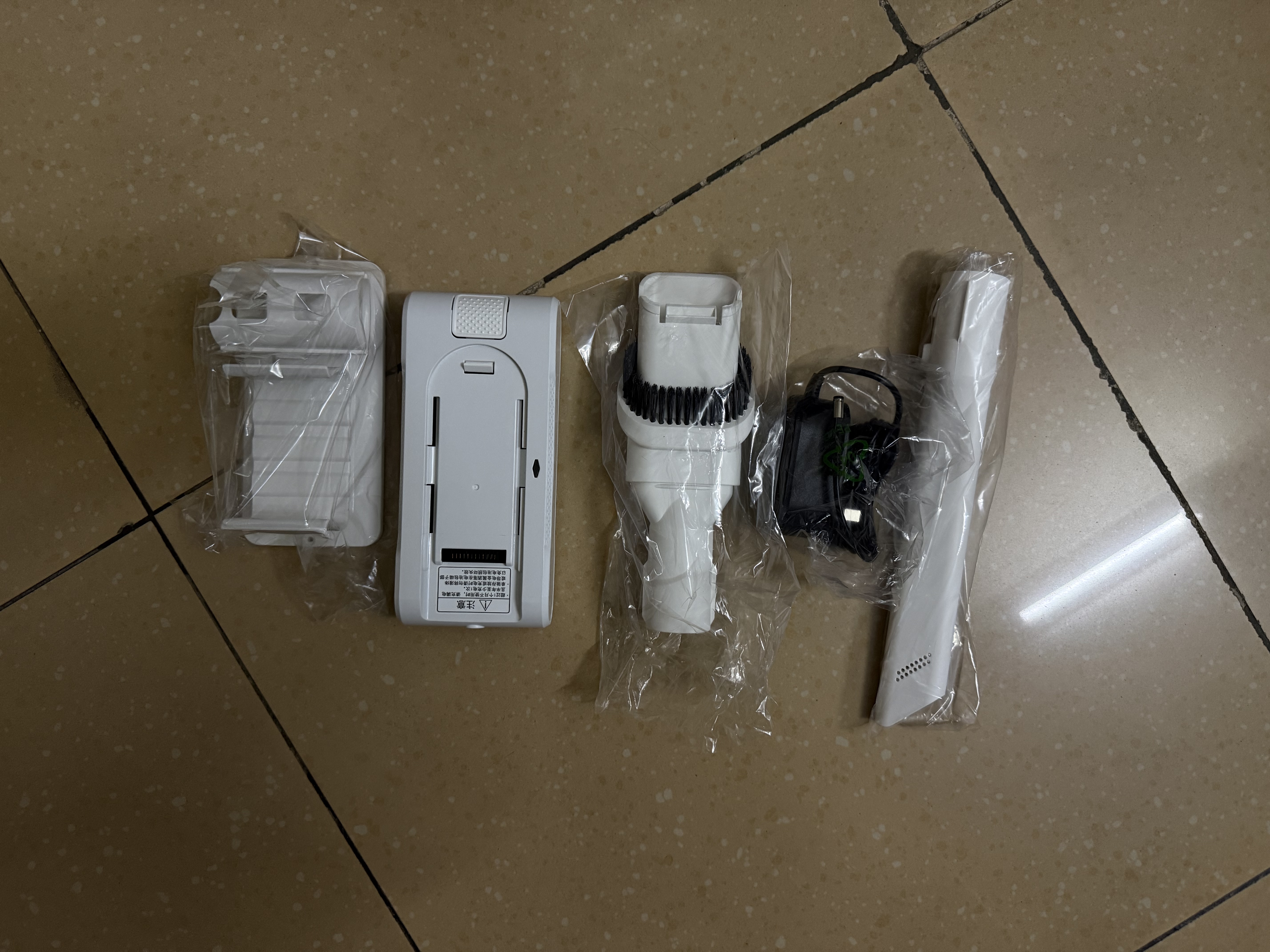 松下（Panasonic）【除尘神器】无线吸尘器家用大吸力手持绿光照显尘吸猫毛四重过滤MC-A30W【可拆电池增加续航】 实拍图