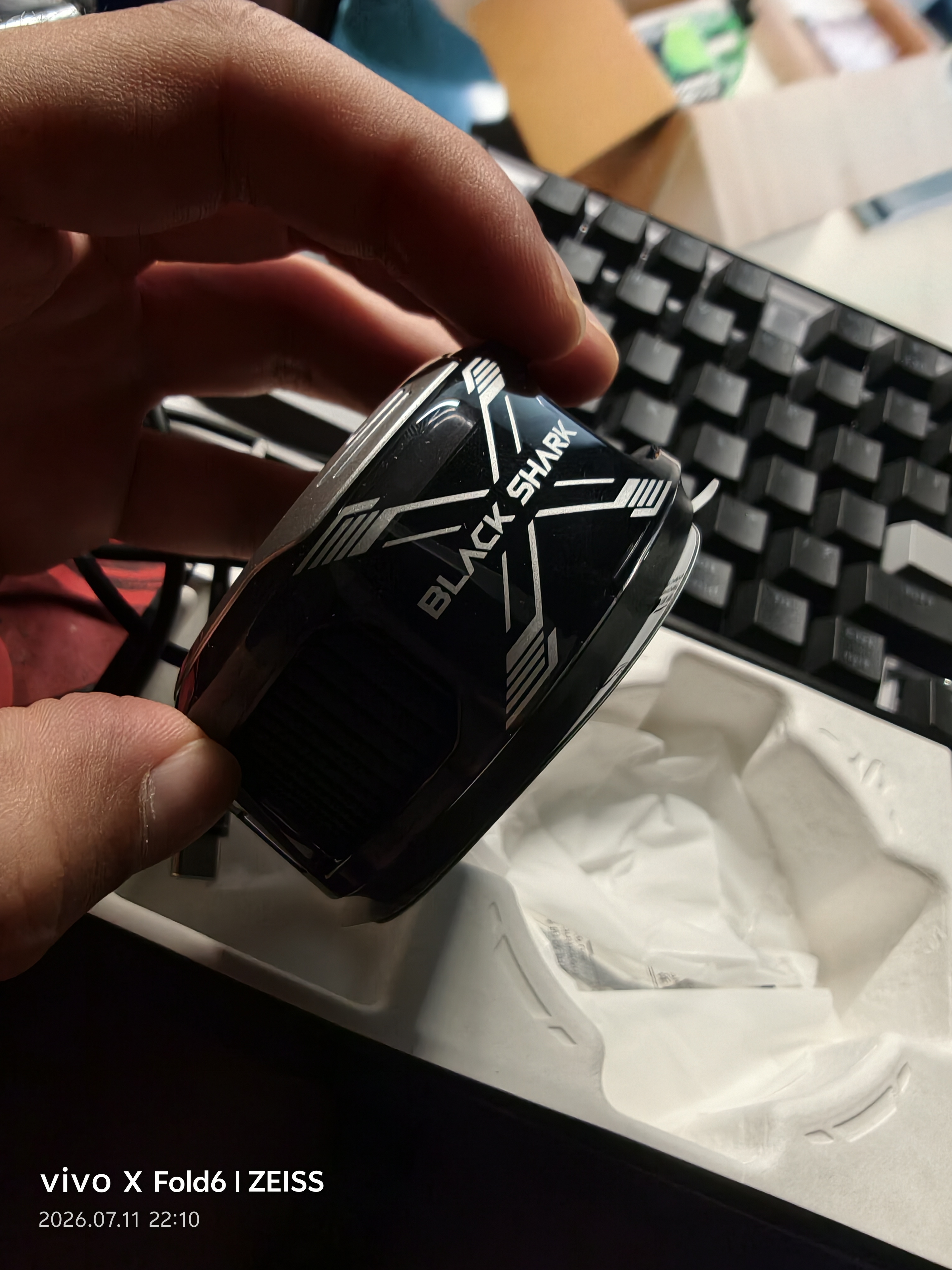 黑鲨6Pro磁吸手机散热器打游戏专用直播半导体散热背夹降温适用苹果iPhone17Promax平板华为小米红魔AI 实拍图