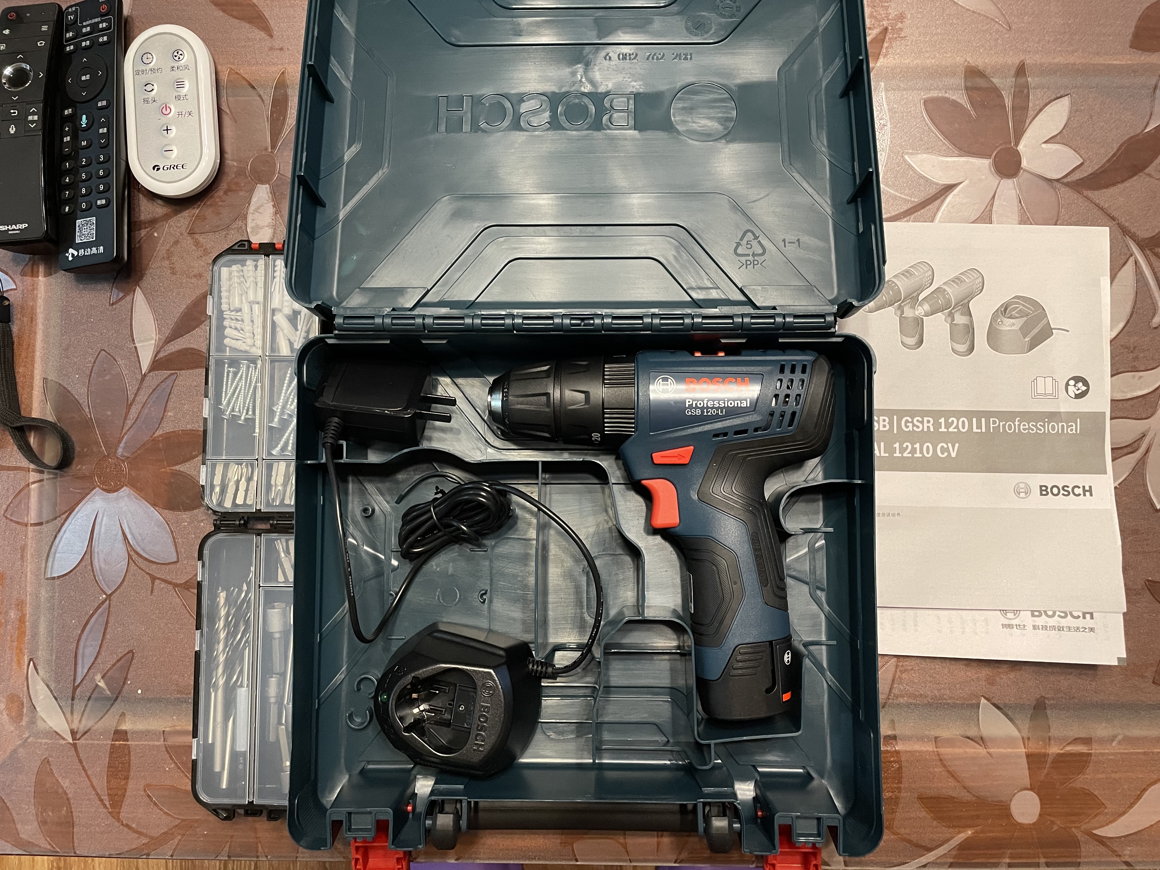 博世（BOSCH）电钻钻墙打孔多功能家用螺丝刀GSB120单电12V锂电+小黑盒附件箱 实拍图