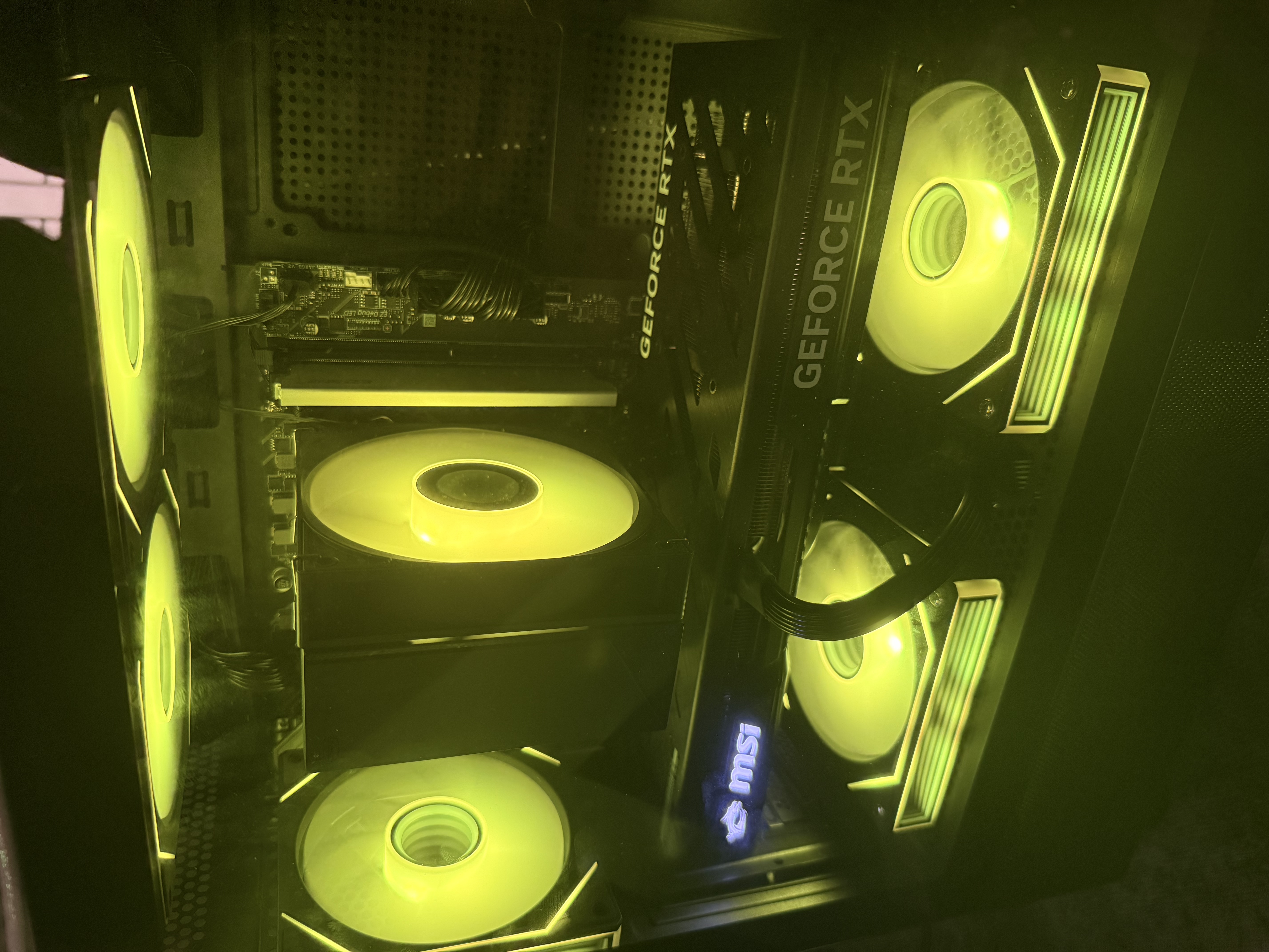 微星（MSI）AMD R7 7800X3D/9700X/5060Ti/5070/9070XT台式组装电脑游戏电竞三角洲行动主机DIY整机组装机 配置十：7800X3D+RTX5070 实拍图