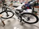 京东京造 XC350山地自行车铝合金禧玛诺21速油压碟刹成年人学生17寸时空银 实拍图