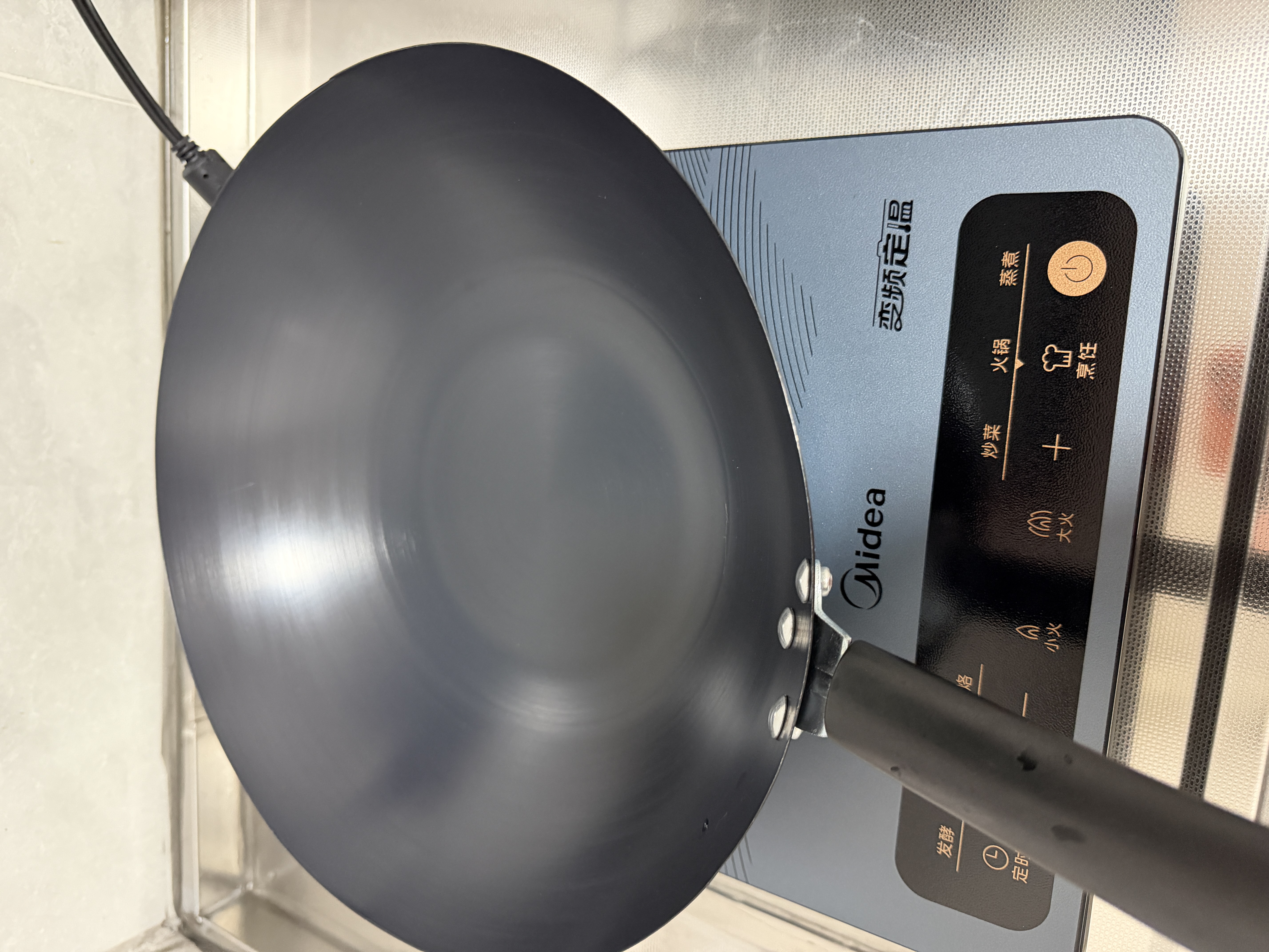 美的（Midea）电磁炉电陶炉 大功率家用耐用面板电磁灶火锅炉电池炉套装炒菜一套带锅配锅MC-22EB15 实拍图