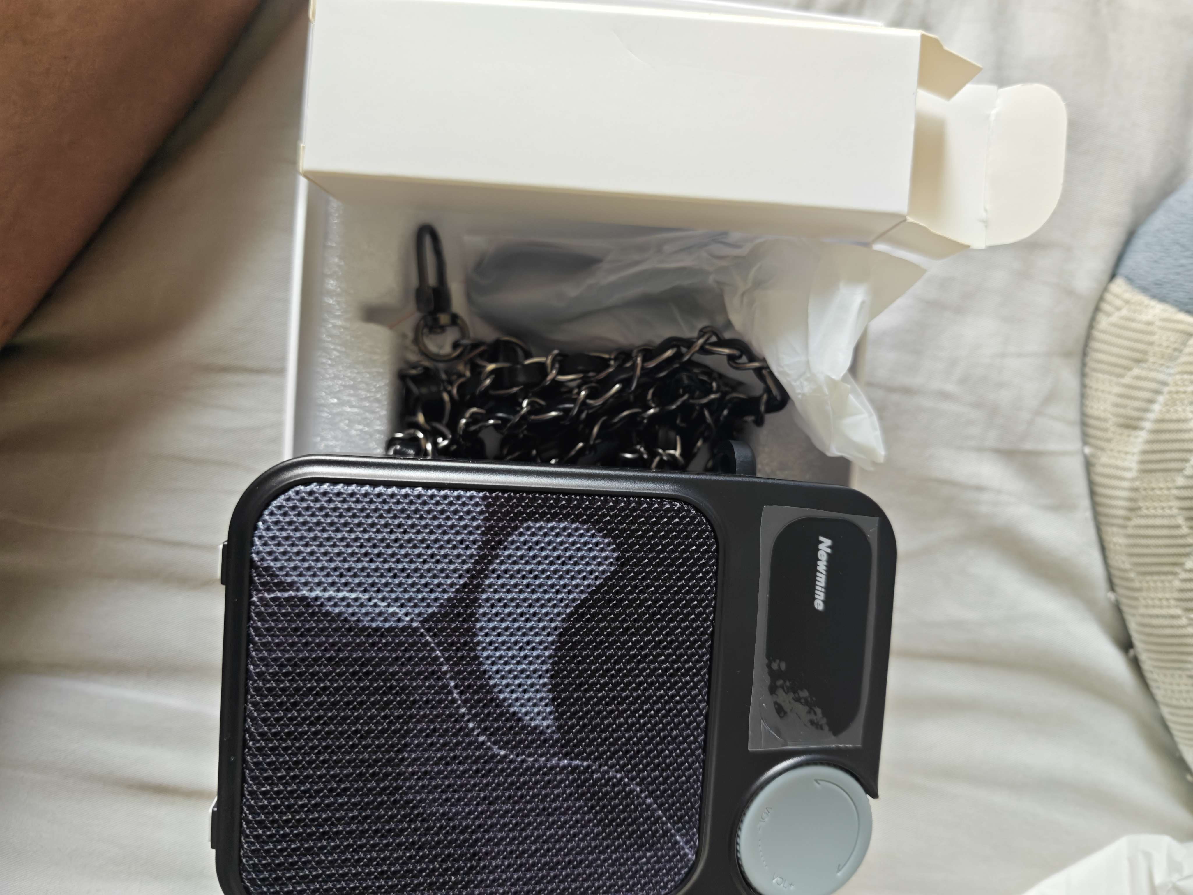 纽曼（Newmine）U-263小蜜蜂扩音器教师专用无线领夹麦长续航户外讲解便携式高音质大功率蓝牙音箱实用新款音响 黑 实拍图