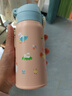膳魔师（THERMOS）吸管保温保冷水杯上学316L不锈钢带杯套幼儿园宝宝卡扣学生TCKI 实拍图