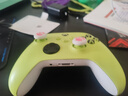 XBOX微软Xbox Series S/X无线Xbox手柄 XSS XSX 蓝牙游戏手柄 PC电脑 Xbox手柄 电光黄【送线/摆架】 实拍图