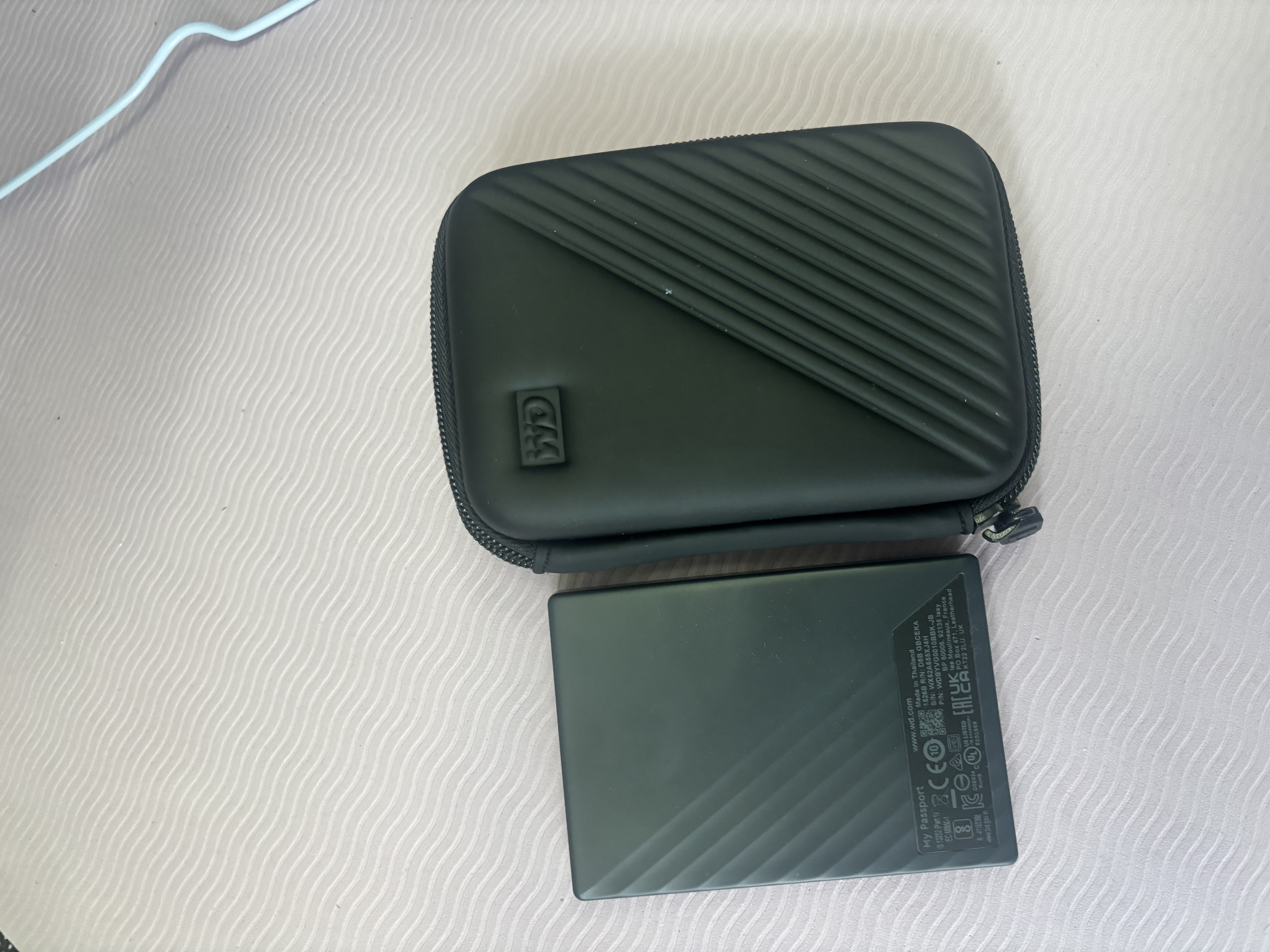 西部数据（WD）移动硬盘 My Passport随行版 2.5英寸机械移动硬盘 手机电脑外接 【随行版】黑色|硬件加密 兼容Mac 1TB 实拍图
