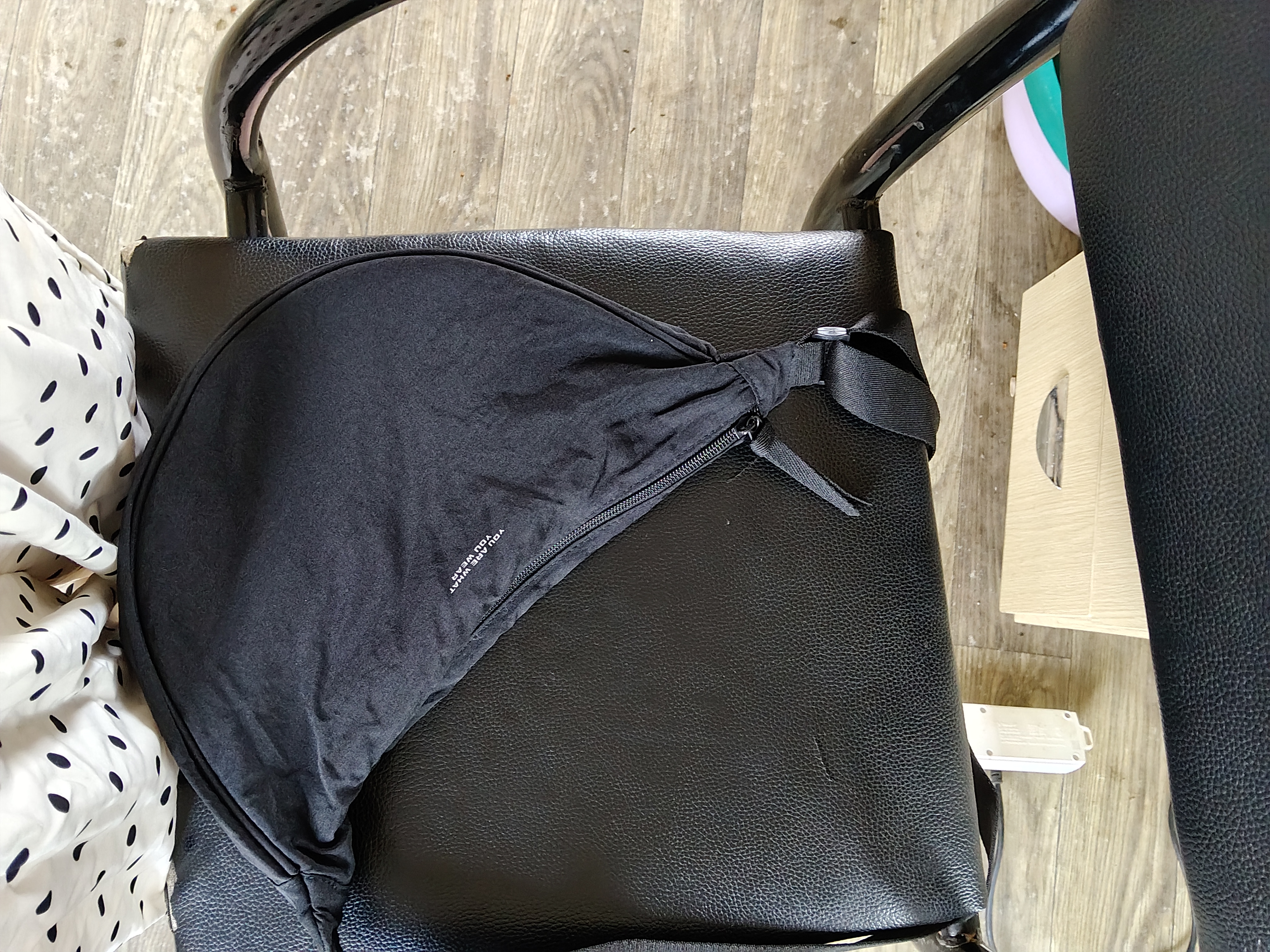 森马（Semir）斜挎包男简约纯色胸包情侣背包通勤休闲风105225153009 实拍图