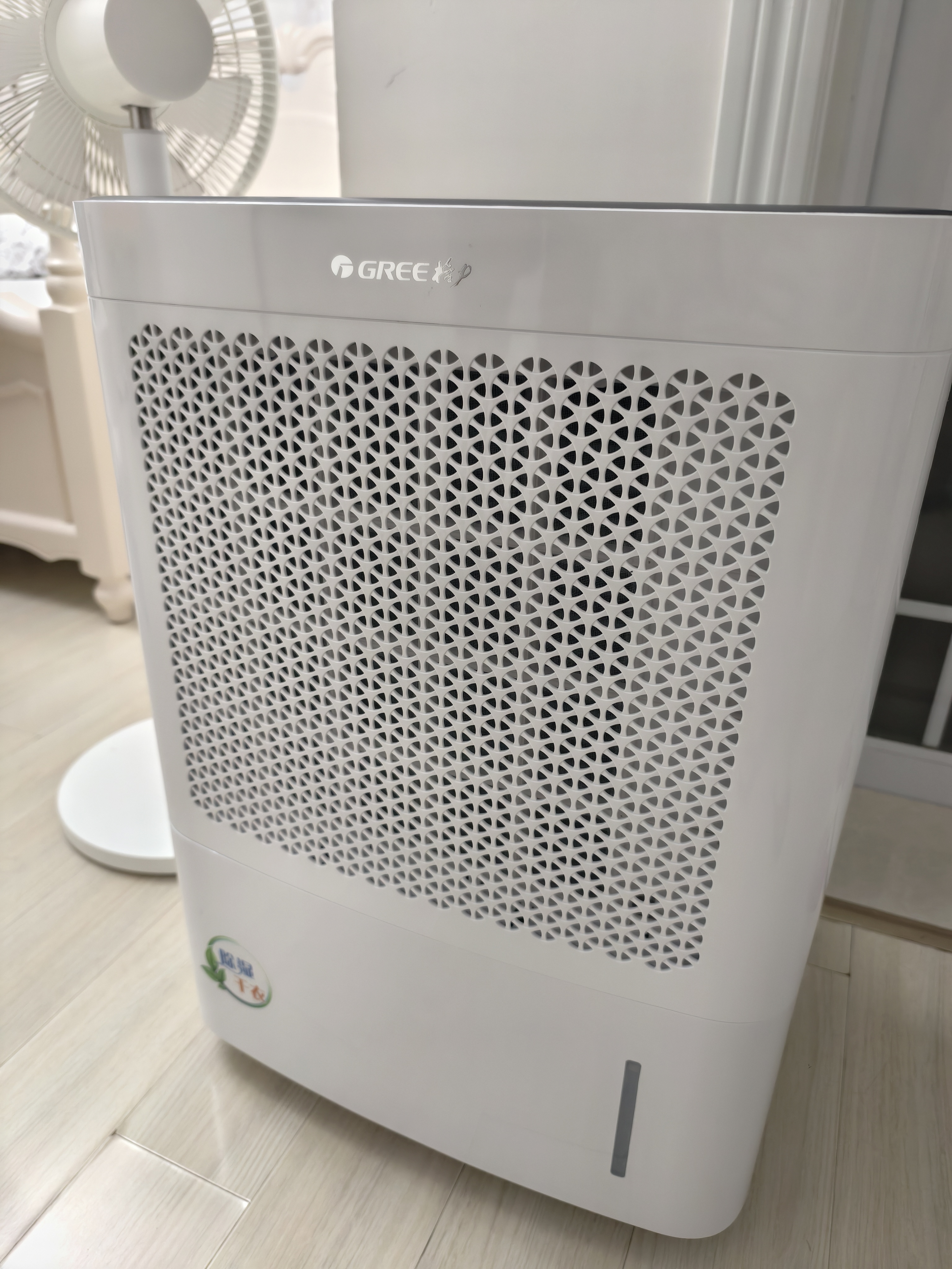 格力（GREE）大功率工业除湿机家用WiFi智能控制抽湿机卧室地下室轻音大面积除湿器60升/天 60L/天 120-180㎡ DH60EIA1B DH60EIA1B 实拍图