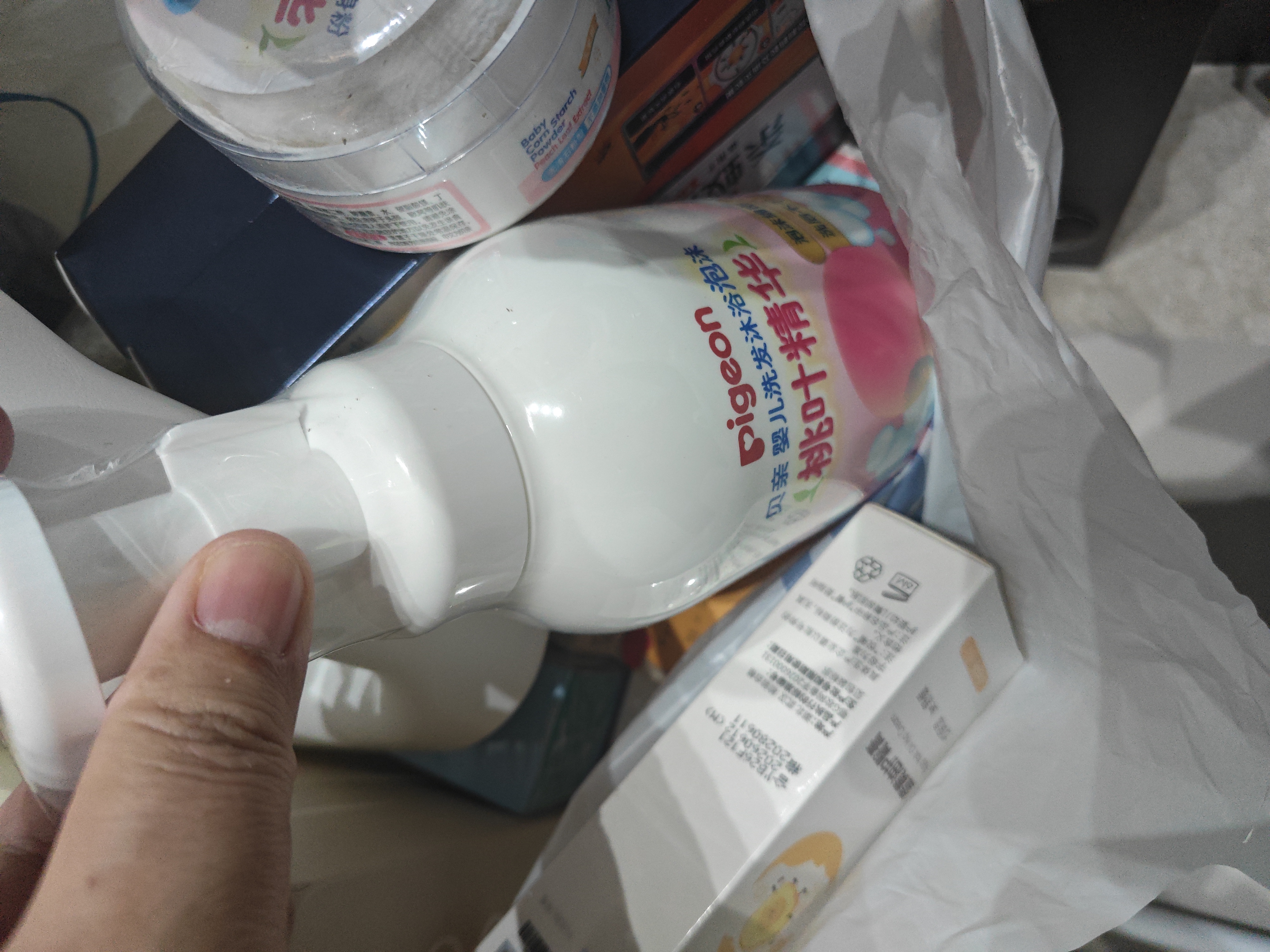 贝亲（Pigeon）贝亲桃叶精华洗护组（ 爽身露200ml+洗发沐浴二合一 500ml） 实拍图