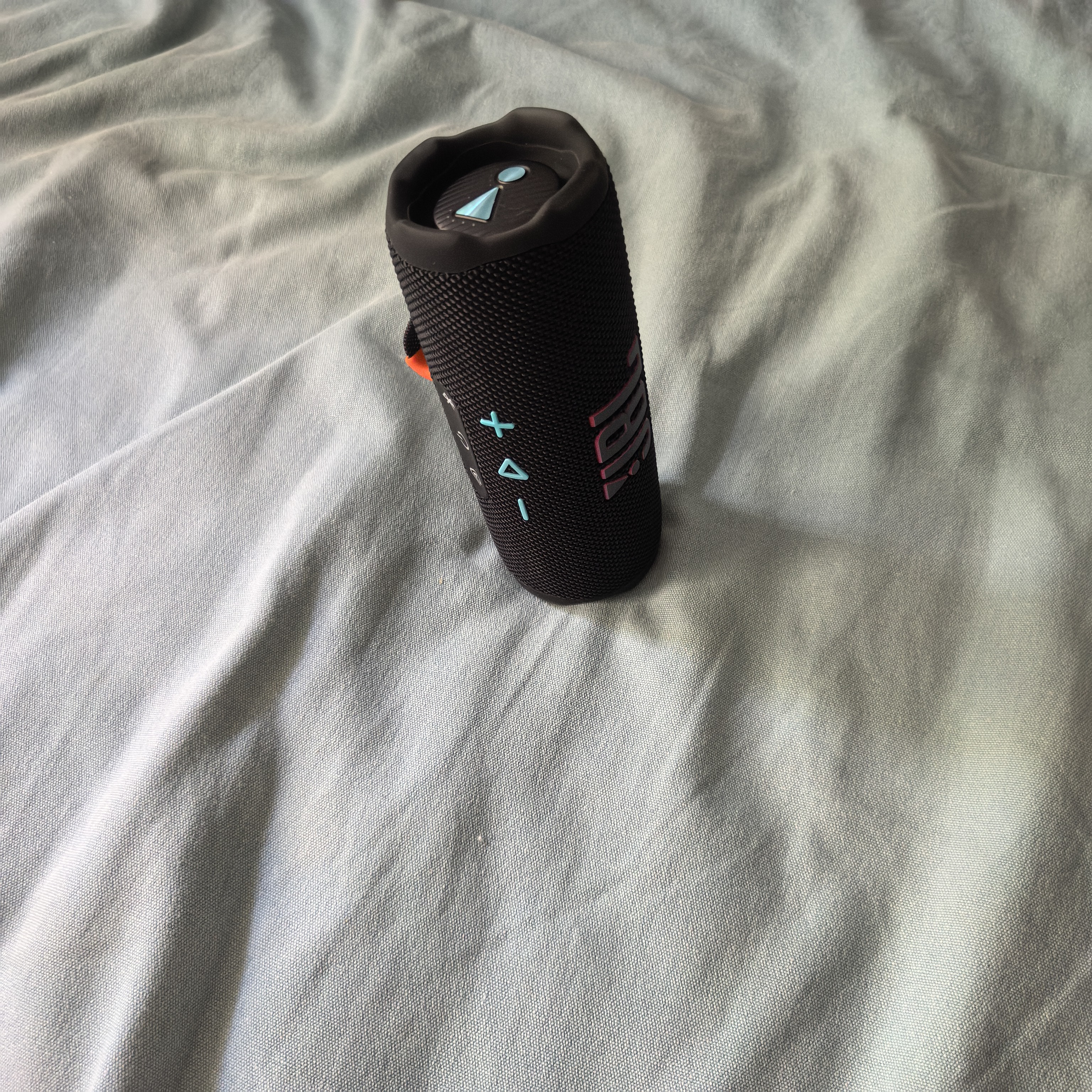 JBL FLIP7 音乐万花筒七代 蓝牙音箱 户外音响 AI音效增强 赛道扬声器 大学生毕业礼物 黑拼橙 实拍图