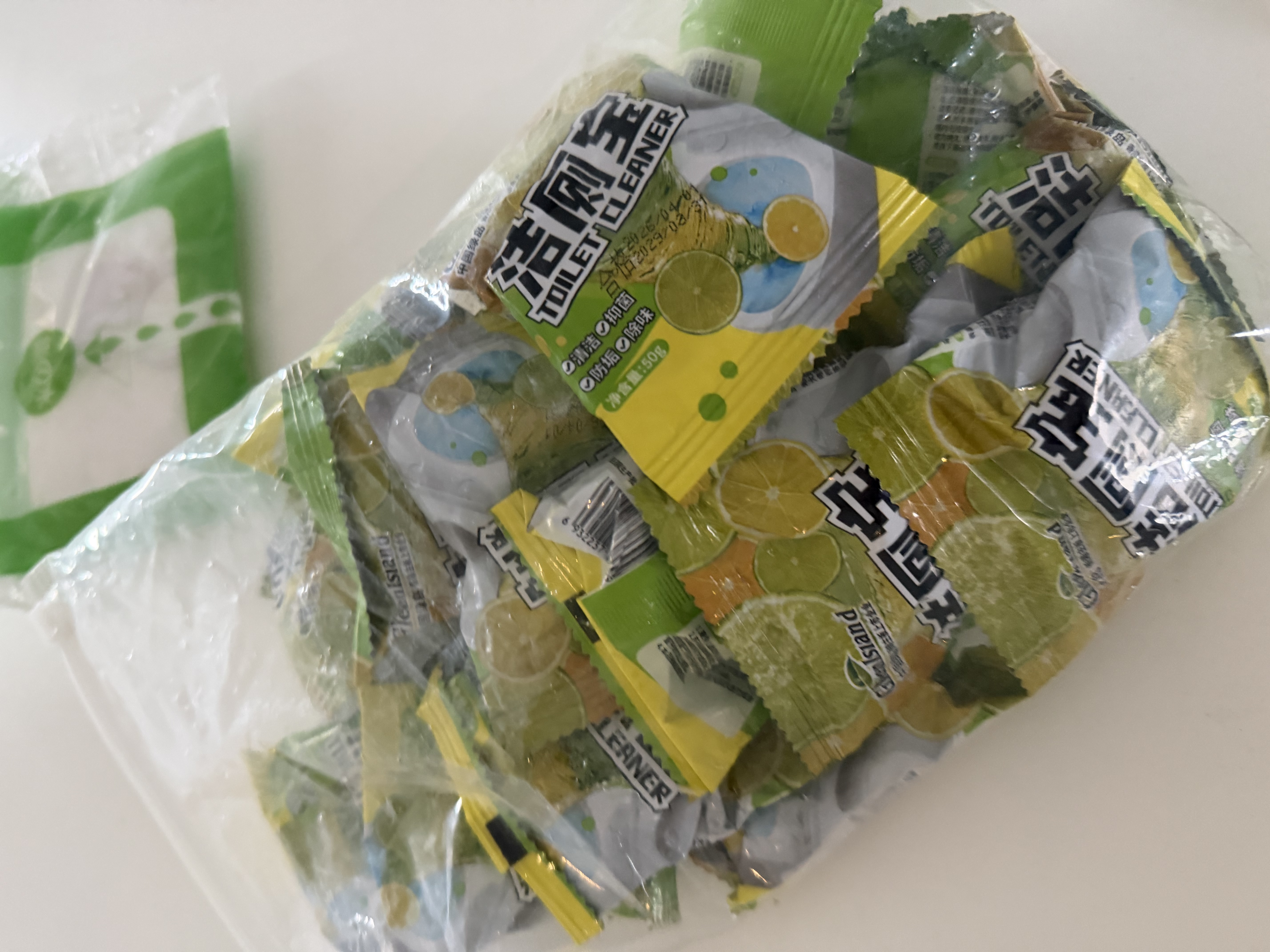 绿岛洁厕宝50g*20块洁厕灵液球块厕所马桶清洁剂蓝泡泡除垢除臭去异味 实拍图