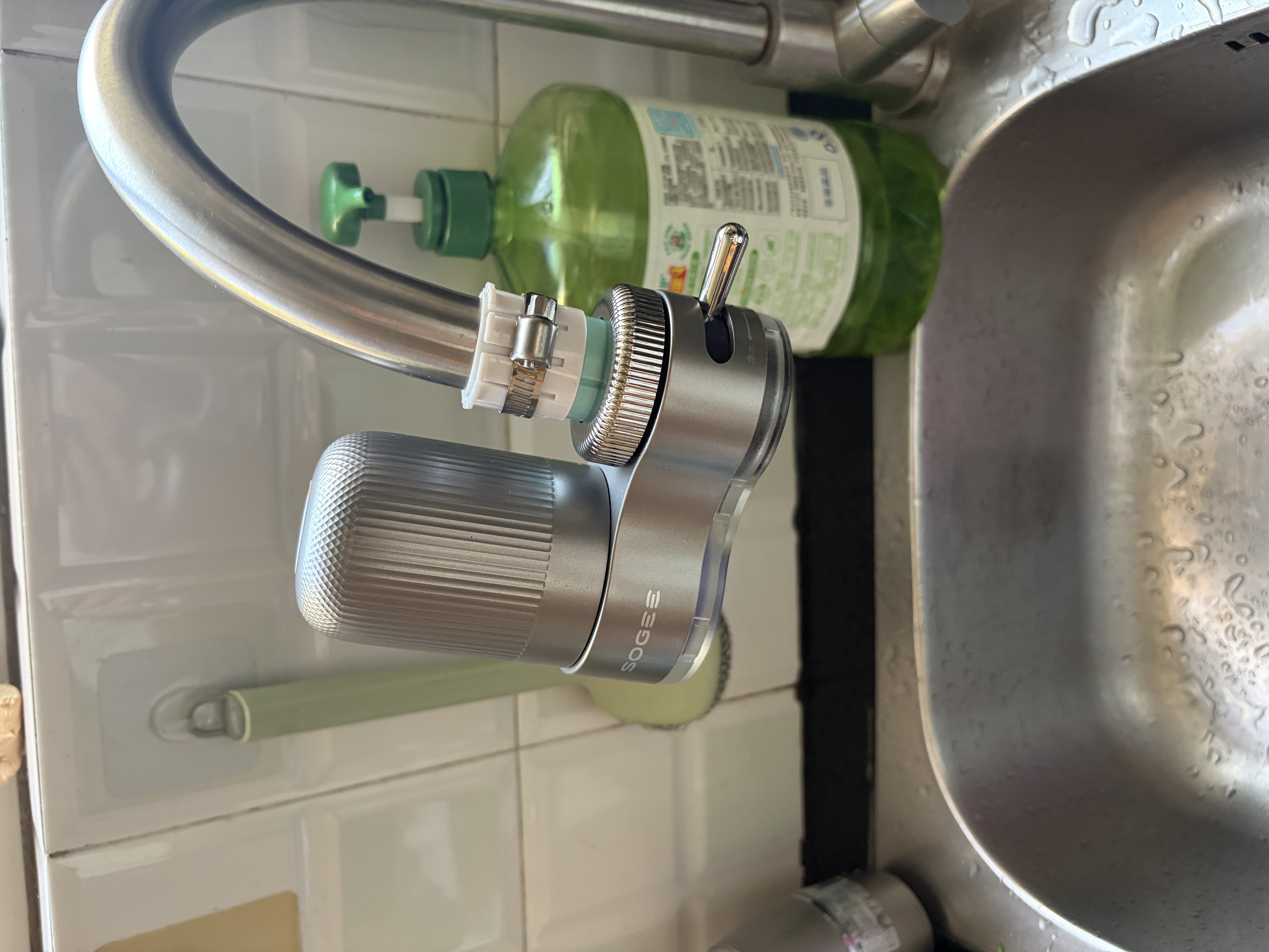 小质水龙头过滤器净水器家用自来水滤水器前置过滤器厨房卫生间通用软水机除菌除水垢除余氯 新型活性炭滤芯LJ203一机五芯 除菌除氯款 实拍图