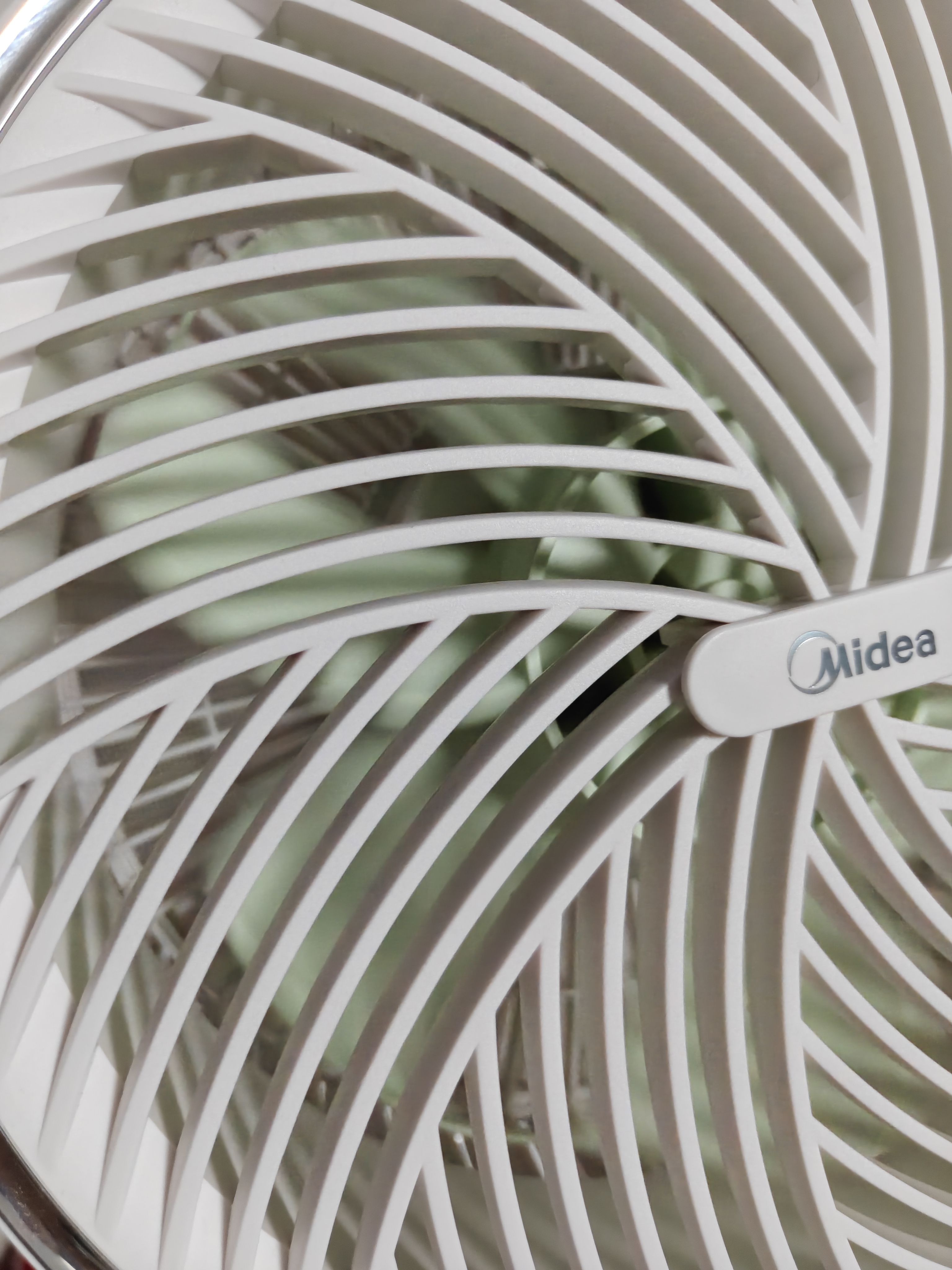 美的（Midea）【幸运草安睡2.0 Ultra】一键闪装/直流变频空气循环扇卧室静音家用语音遥控电风扇一级能效落地扇 实拍图