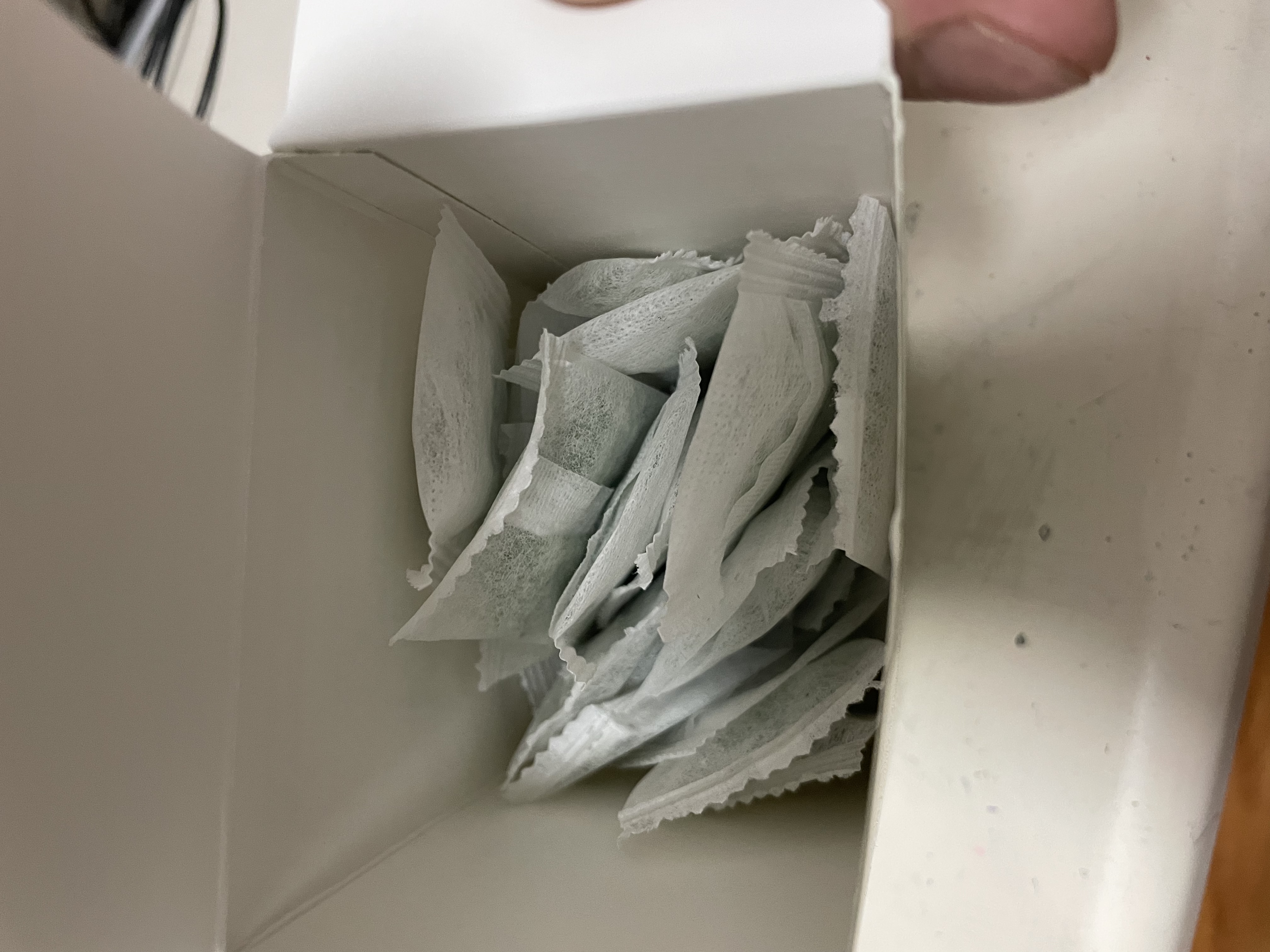 巨奇（JUQI）栀子花香樟脑丸衣柜衣物防虫防蛀防霉防潮除湿除臭香薰包60袋/盒 实拍图