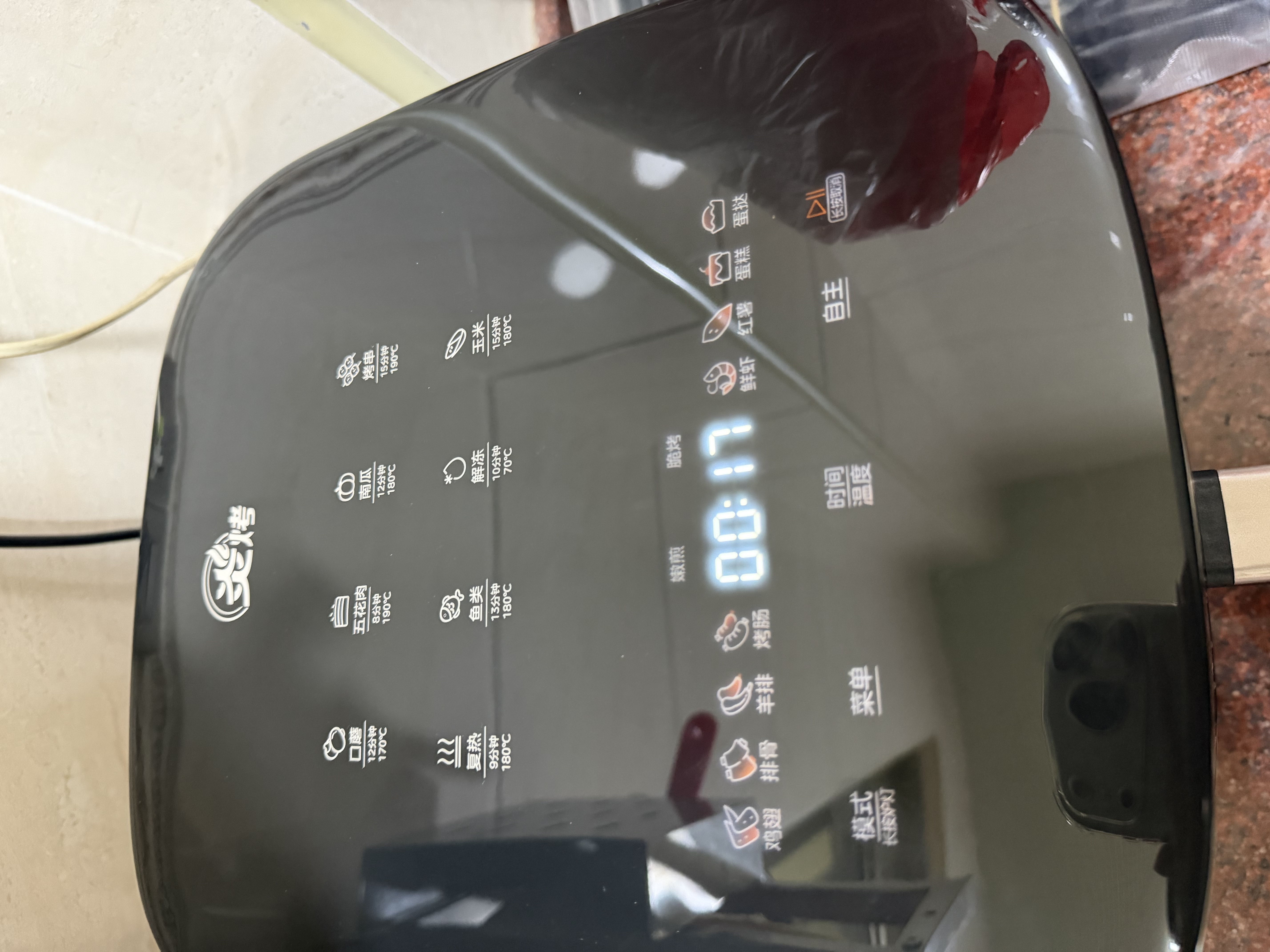 美的（Midea）空气炸锅2026新款炎烤双热源家用大容量8L 免翻面空气炸锅0氟涂层钛陶蒸烤一体空气电炸锅 KZC8008 实拍图