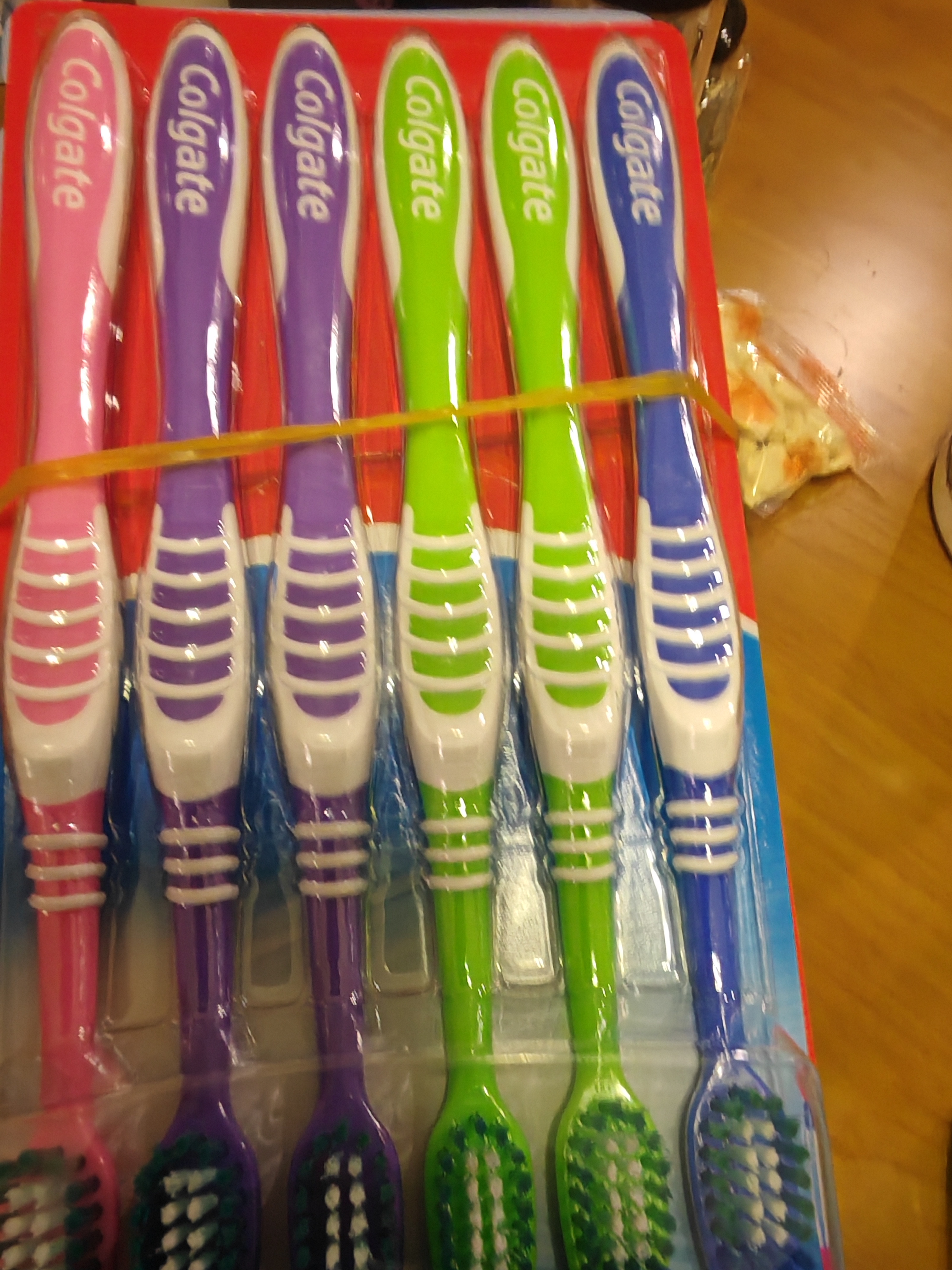 高露洁（Colgate）超洁净中毛牙刷家庭装18支 舌苔刷牙刷深层清洁 实拍图