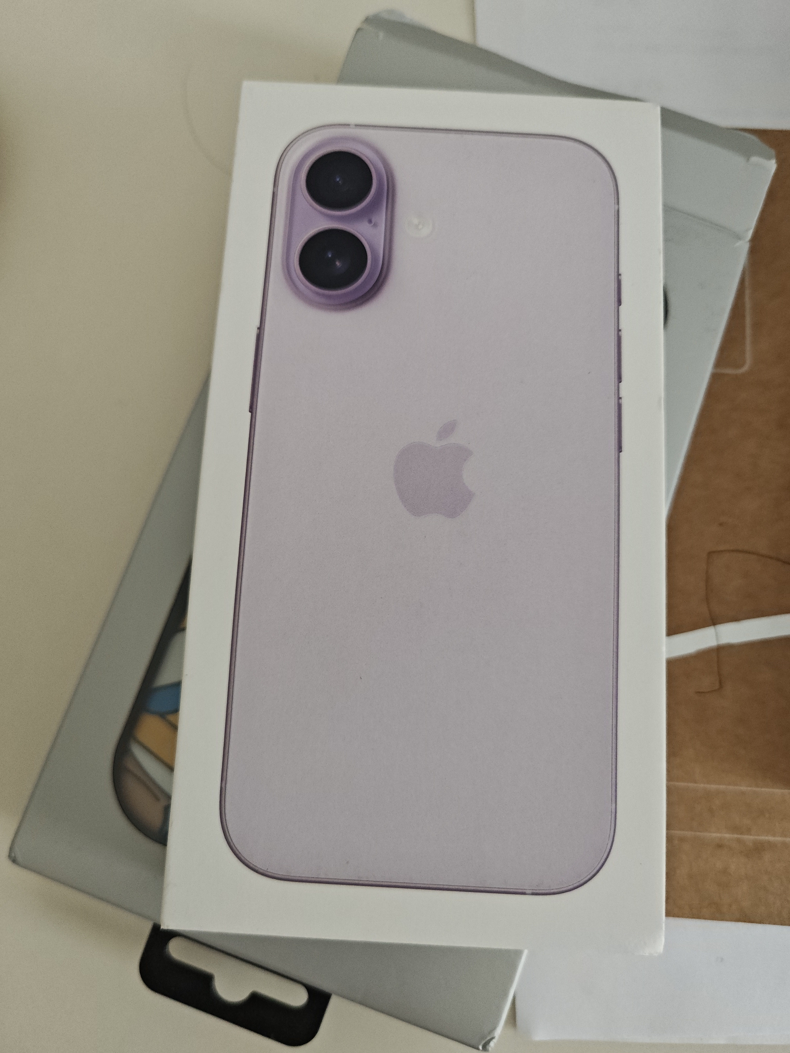 绿联【无黑边不挡屏】适用苹果17钢化膜iPhone17手机膜16Pro通用无边高清全屏防摔防爆保护膜 2片装 实拍图
