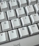 罗技（Logitech）ALTO KEYS K75M 琥珀系列 AI客制化无线机械键盘 热插拔大理石轴 白色 75键 实拍图
