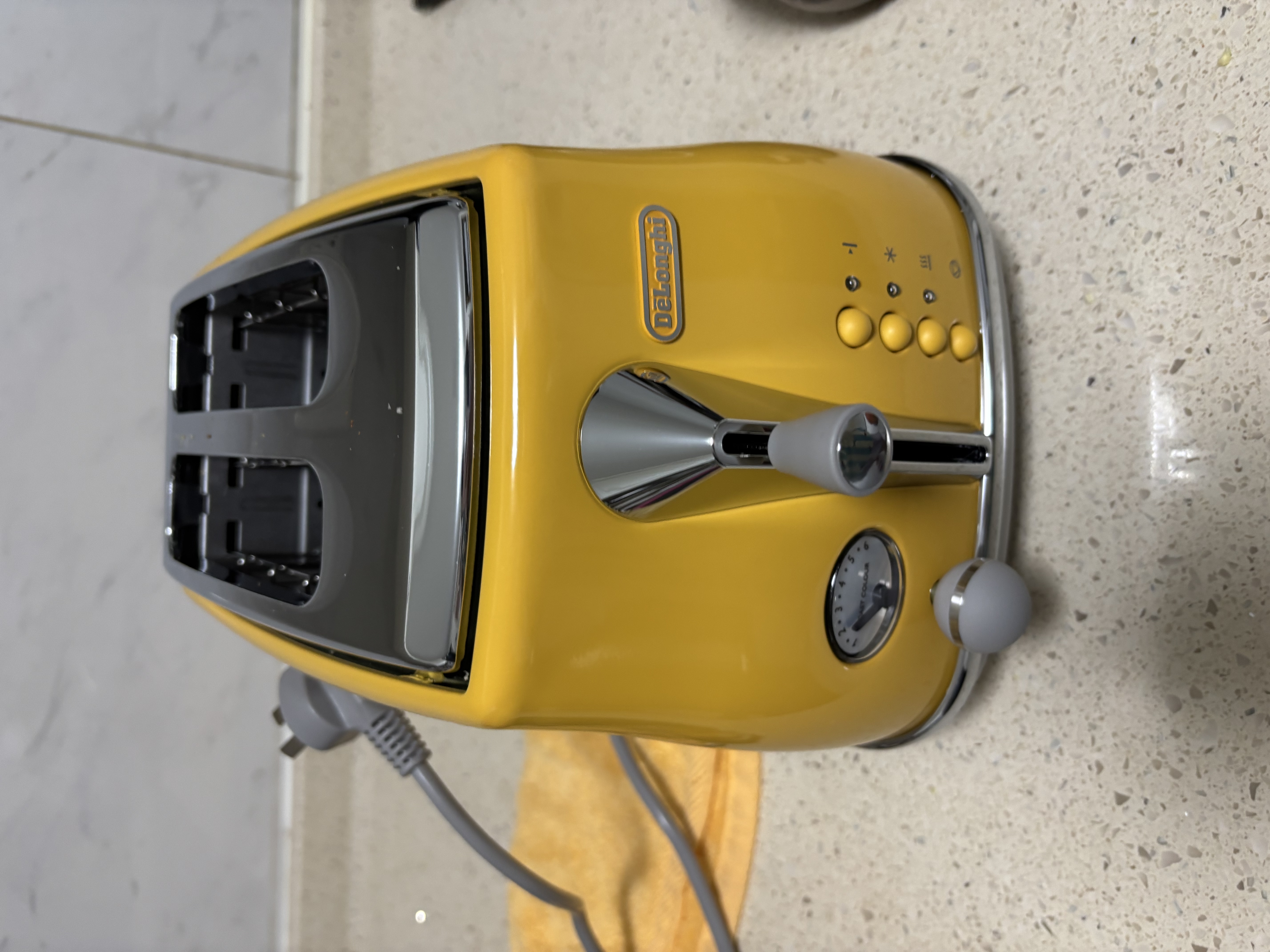 德龙（Delonghi）面包机 家用吐司机烤面包机 复古小型面包片加热早餐多士炉 CTOC2003.Y 波西塔诺黄 礼物 实拍图