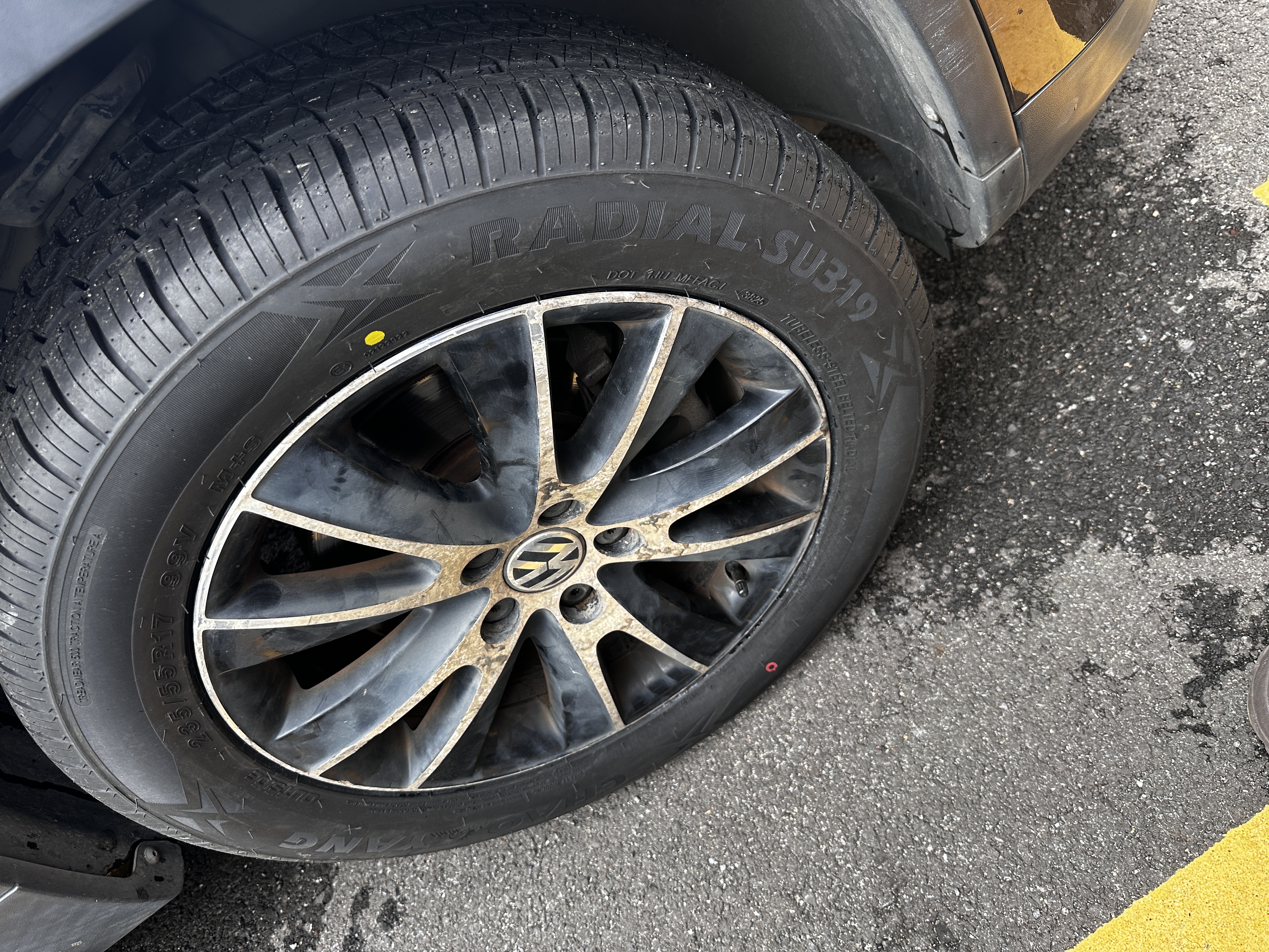 朝阳(ChaoYang)轮胎 舒适城市SUV越野车胎 SU319系列 静音舒适 235/55R17 99V 实拍图