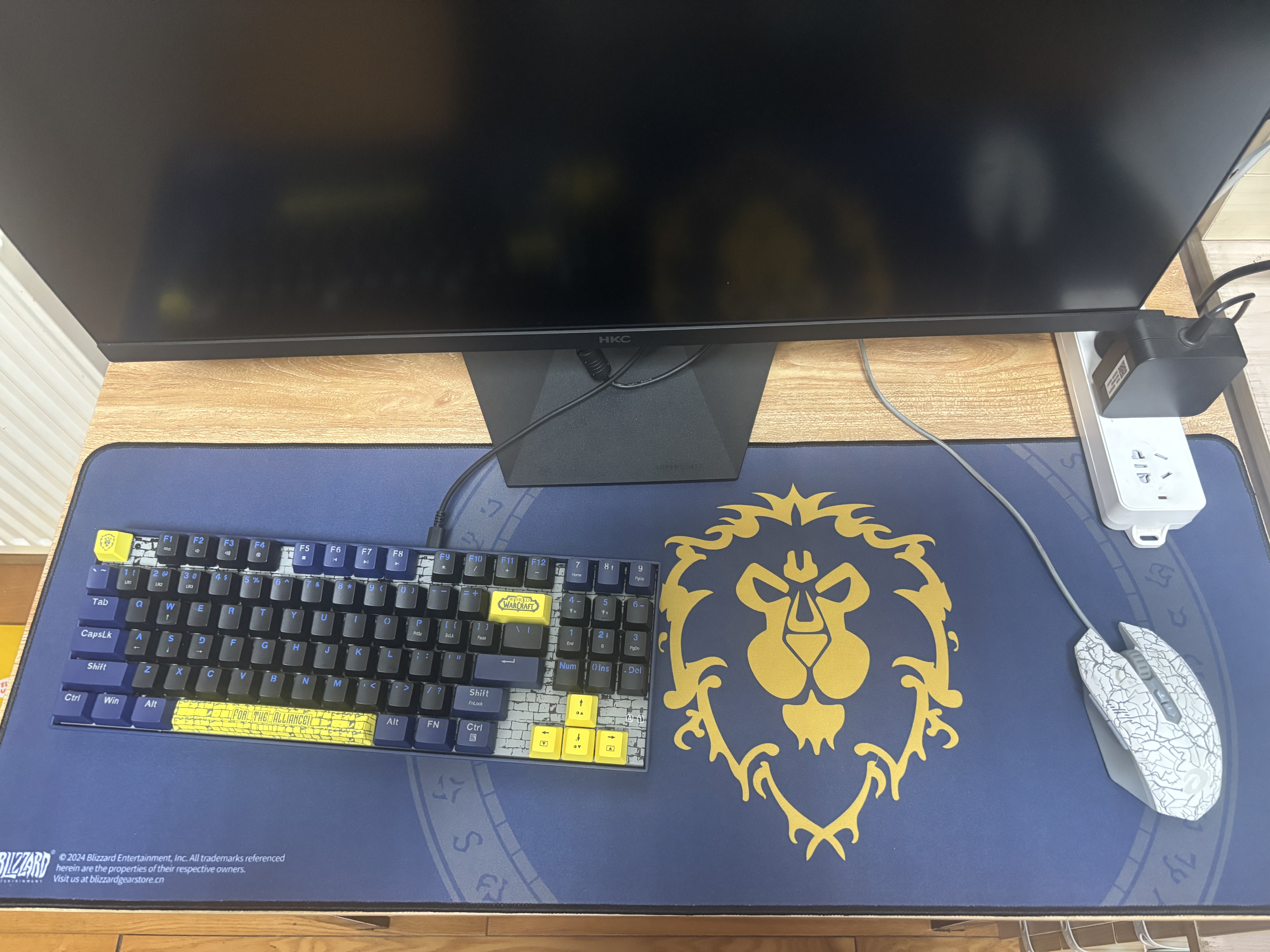 暴雪（BLIZZARD）YGM1魔兽世界官方正版游戏电竞有线机械键盘全键无冲热插拔背光定制轴机械键盘-联盟蓝 实拍图