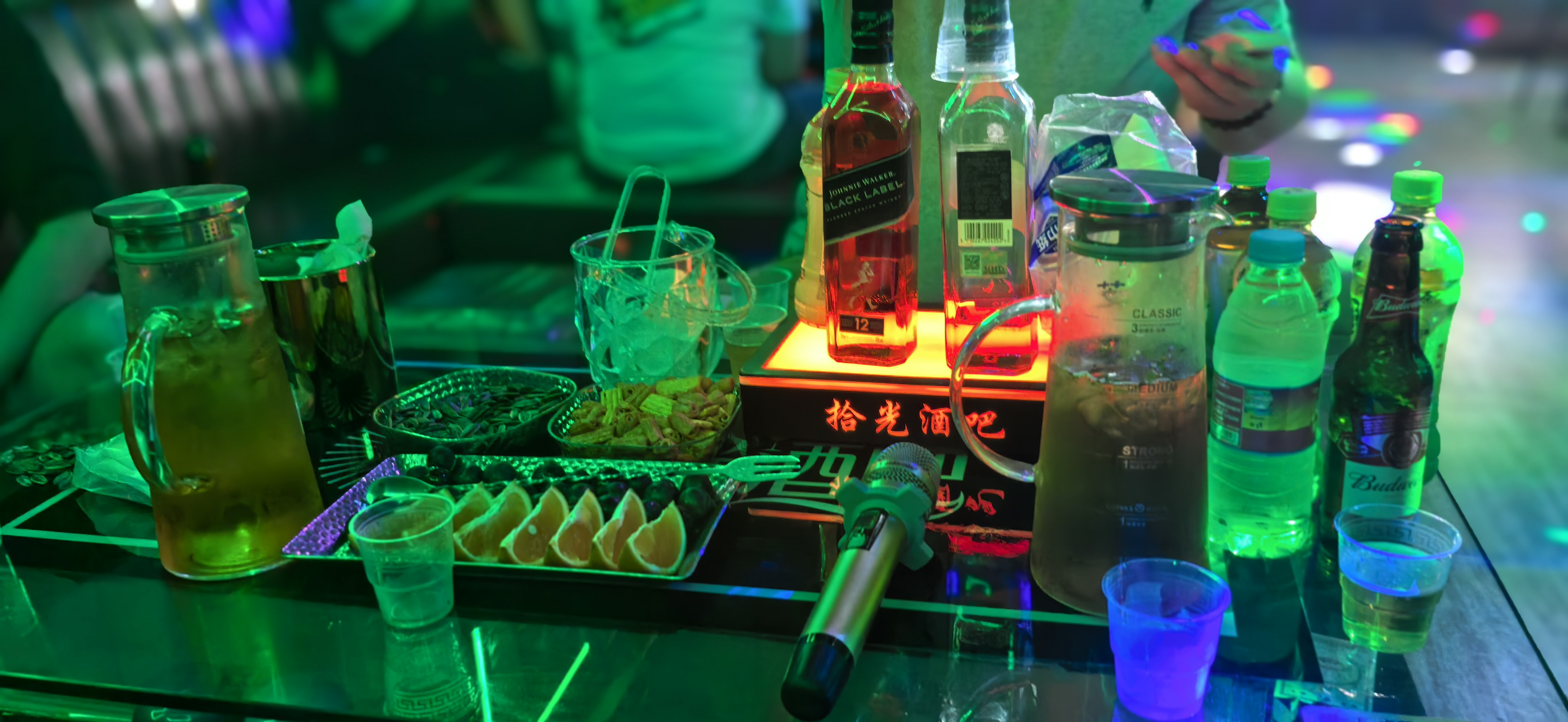 尊尼获加（JOHNNIE WALKER）洋酒 12年黑方黑牌双支礼盒装700ml*2瓶 苏格兰调和型威士忌 实拍图