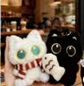 GOTOVAN毛绒玩偶挂件钥匙扣抱小鱼大眼黑猫吱吱叫情侣礼物生日礼物创意文创用品可爱呆萌2026新款 实拍图