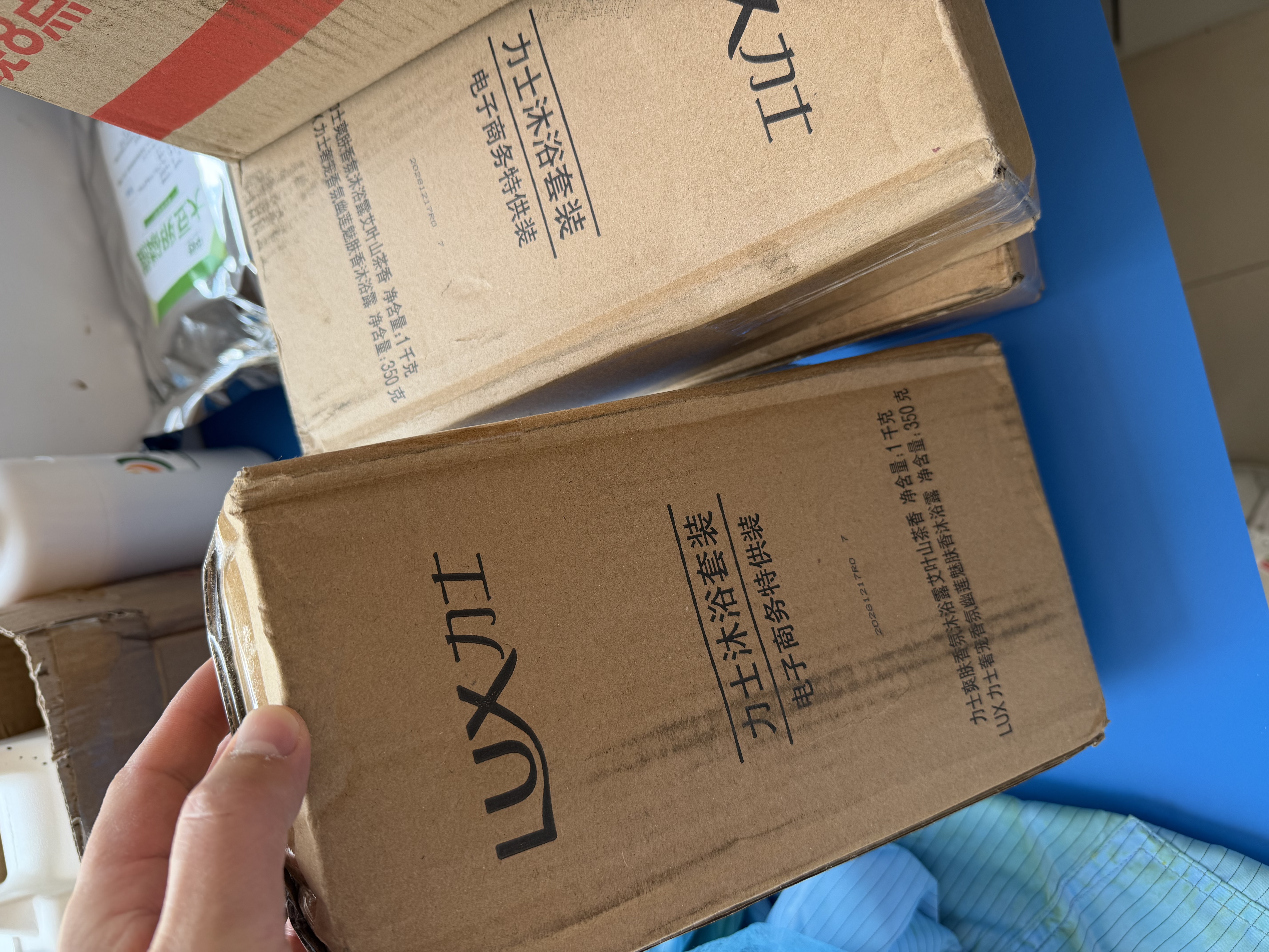 力士（LUX）沐浴露套装 清爽健肤 艾叶山茶香1000g送幽莲350g 香味持久 实拍图