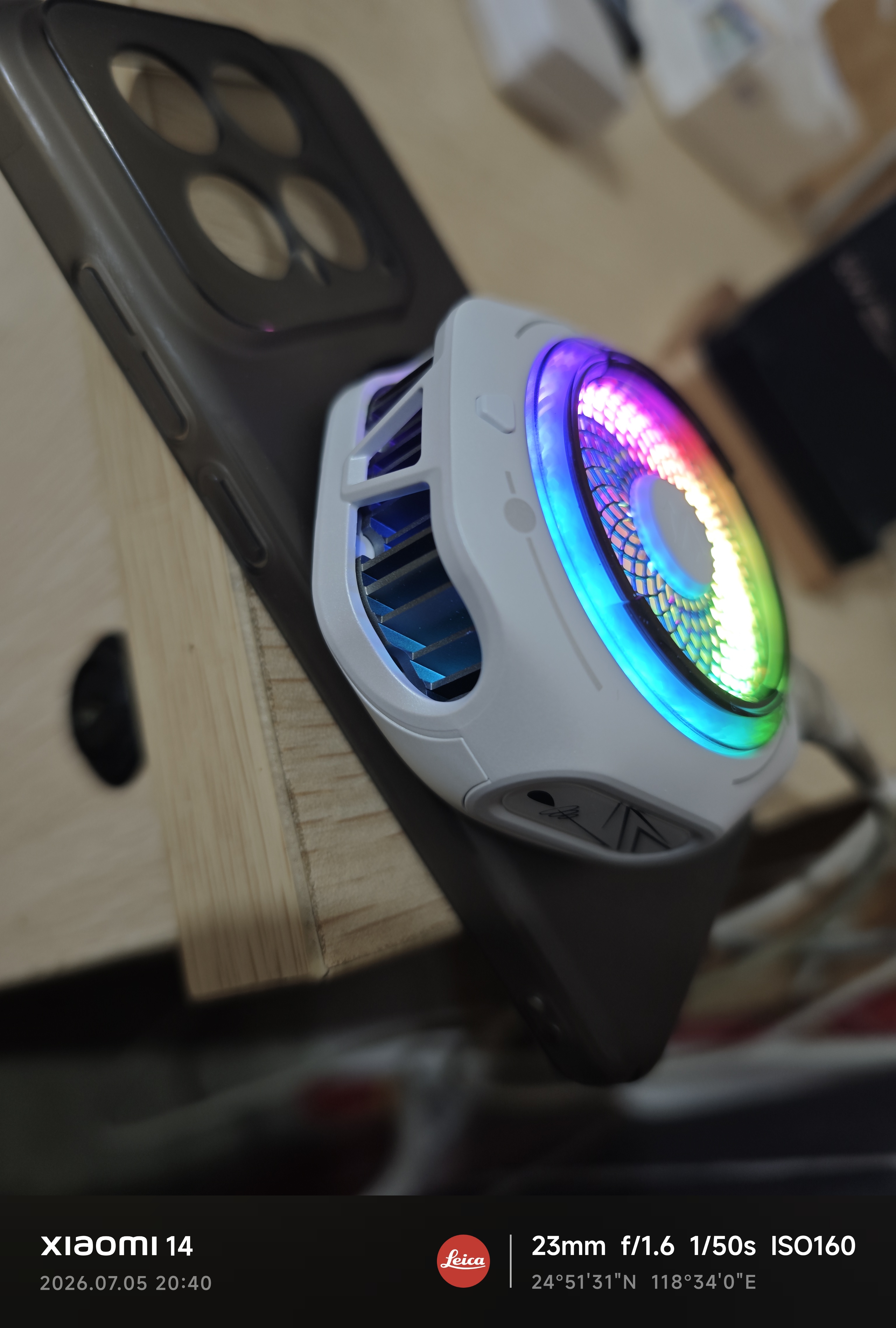 黑鲨4Pro磁吸手机散热器三体版打游戏专用直播半导体散热背夹降温适用苹果iPhone平板华为小米红魔AI 实拍图