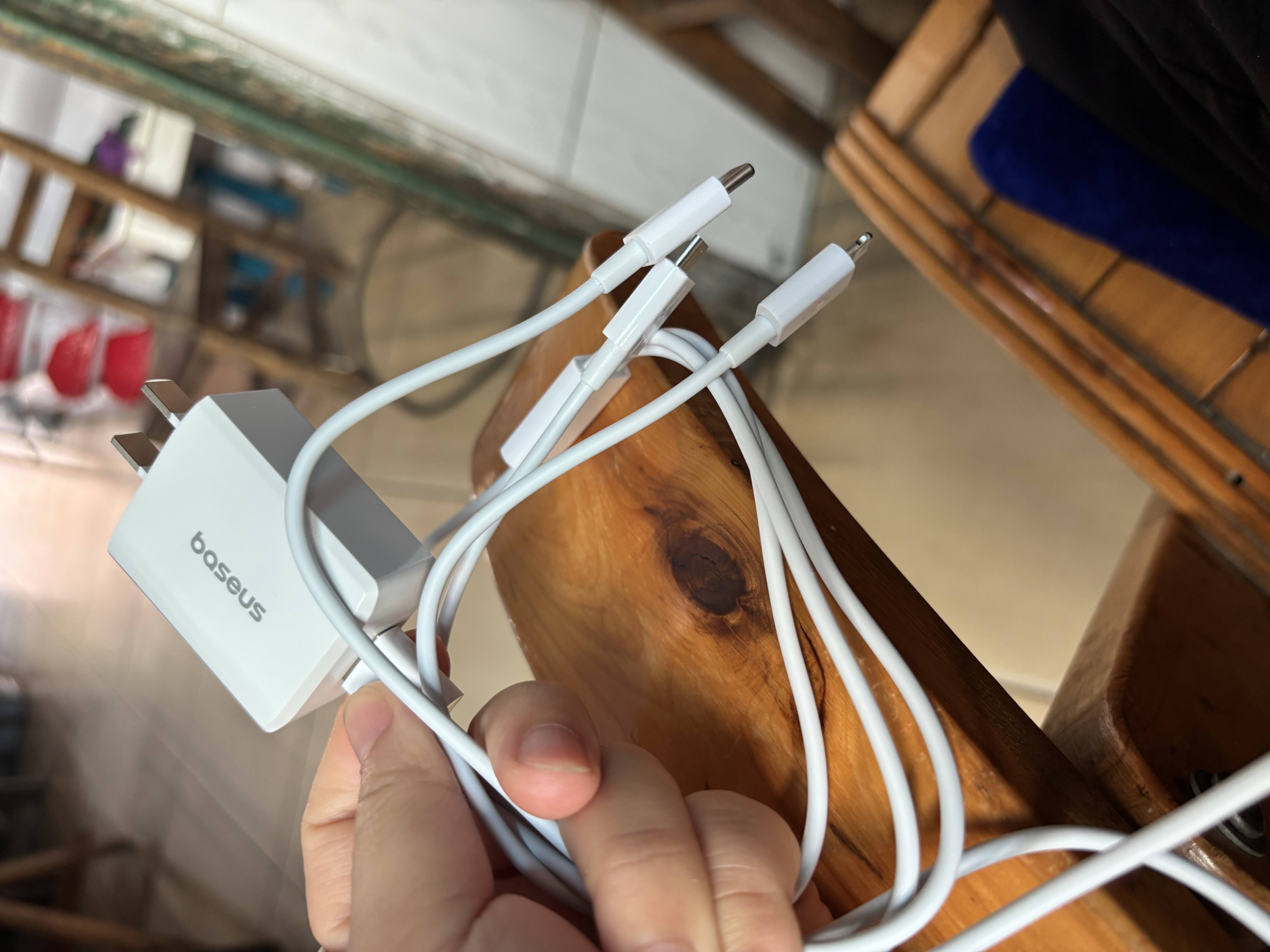 倍思5V/2A/1A三合一充电器套装USB插头苹果安卓充电头通用华为小米手机iPad耳机插头电源适配器 白 实拍图