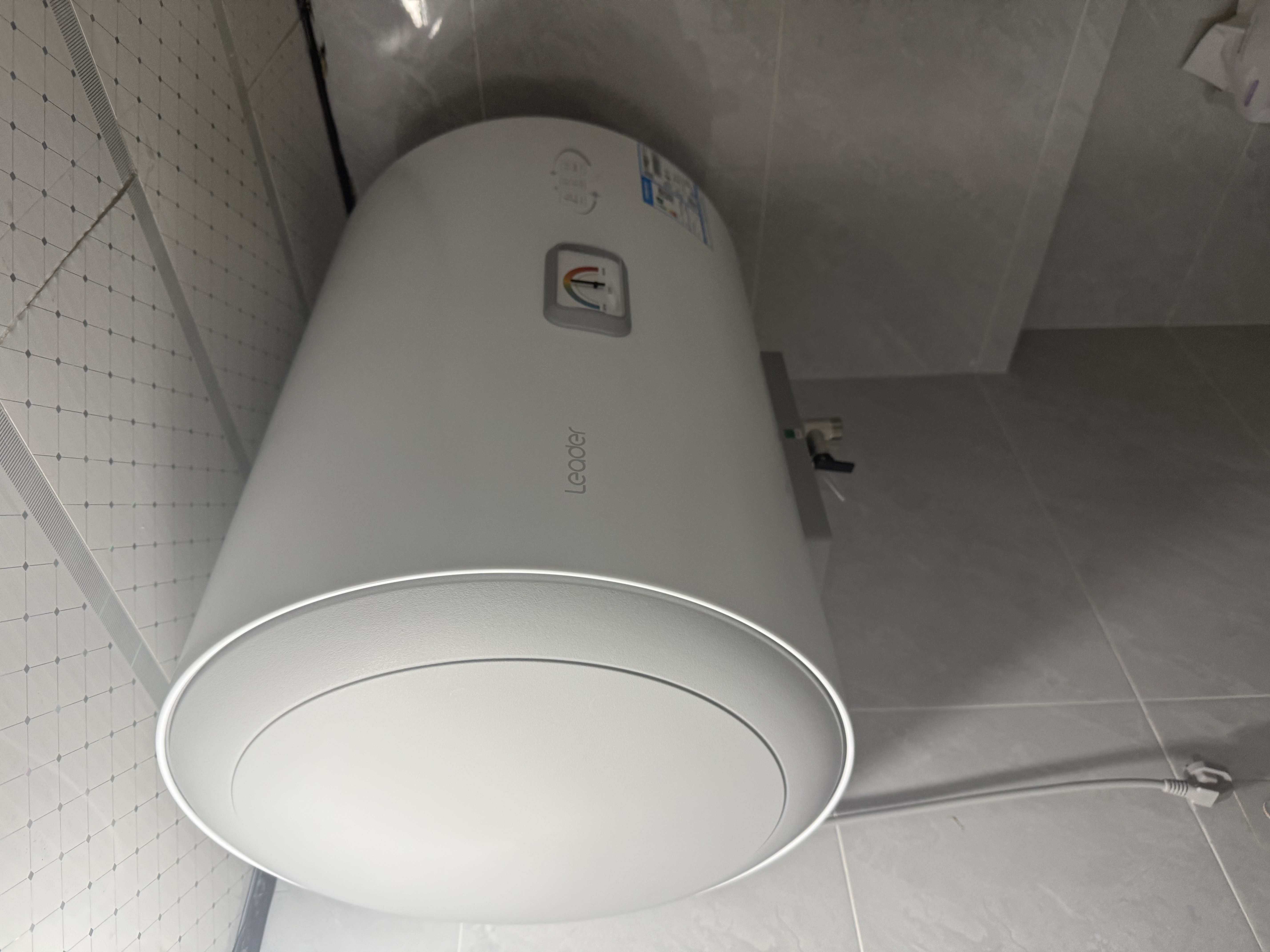 统帅海尔出品40升电热水器京东自营上门安装 2200W节能速热国家补贴15%一级能效家用储水式LEC4001H-X5 实拍图