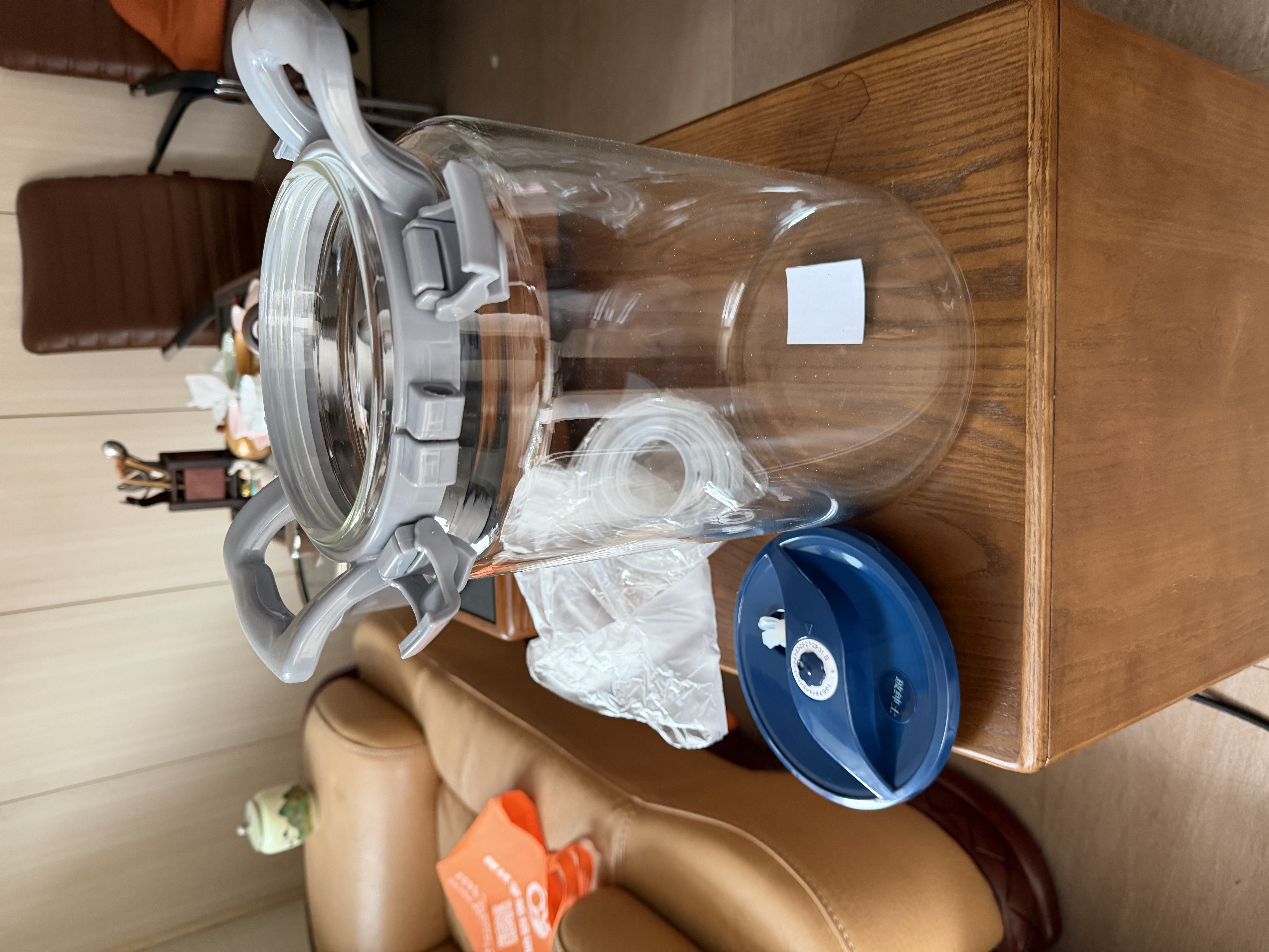 玻绅士水桶纯净水桶饮水机桶家用玻璃水桶储水用纯净水桶大容量功夫茶储 带硅胶软管【2-4人使用】8L 实拍图