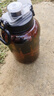 大容量健身运动水壶吨吨桶茶水分离塑料水杯吸管杯子工地学生男 黑色带茶隔+吸管 1800ml 实拍图