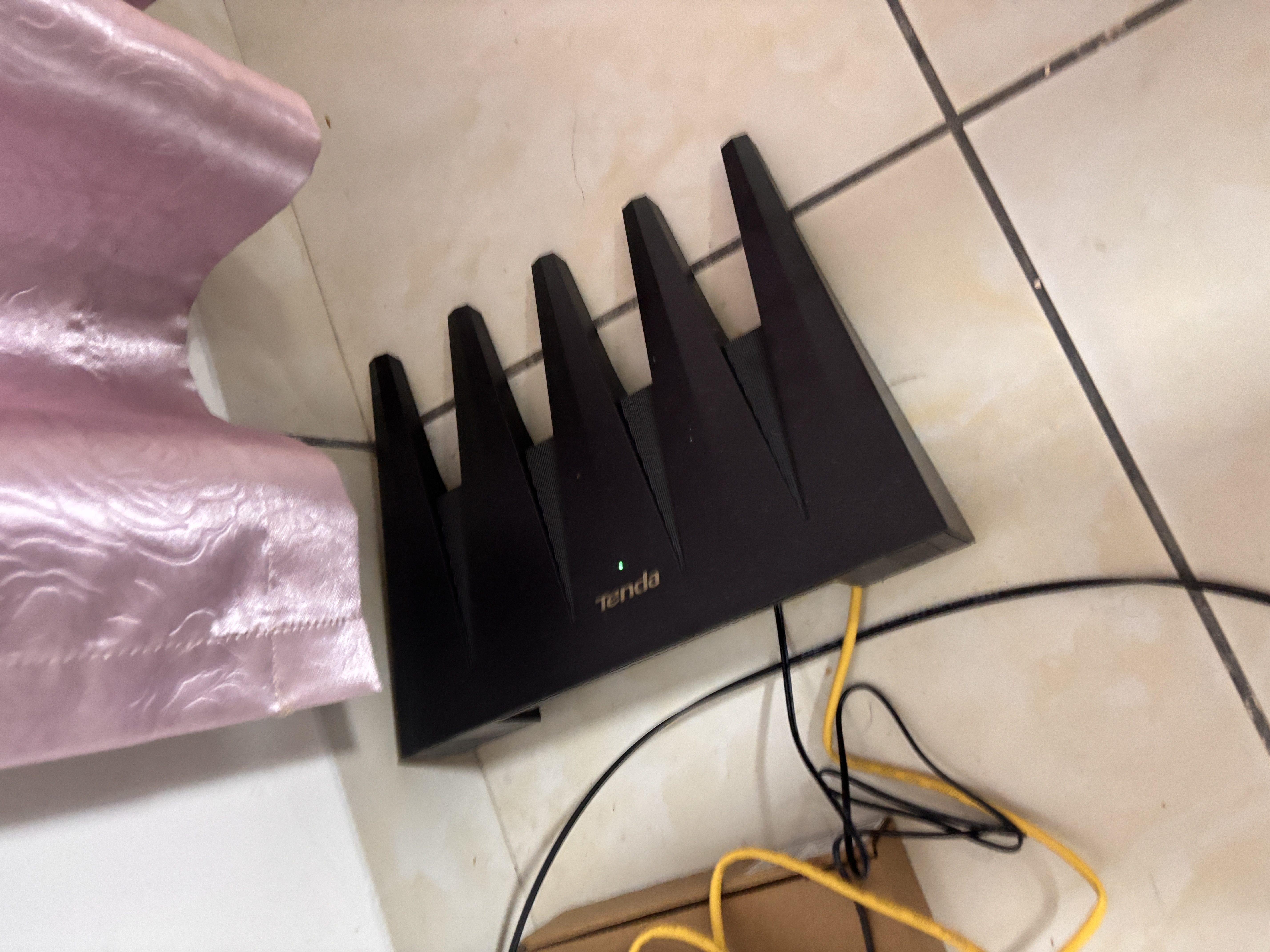 Tenda腾达路由器WiFi7【泰山BE7200 Ultra】千兆穿墙王信号放大器增强无线家用电竞立式BE12 Pro 实拍图