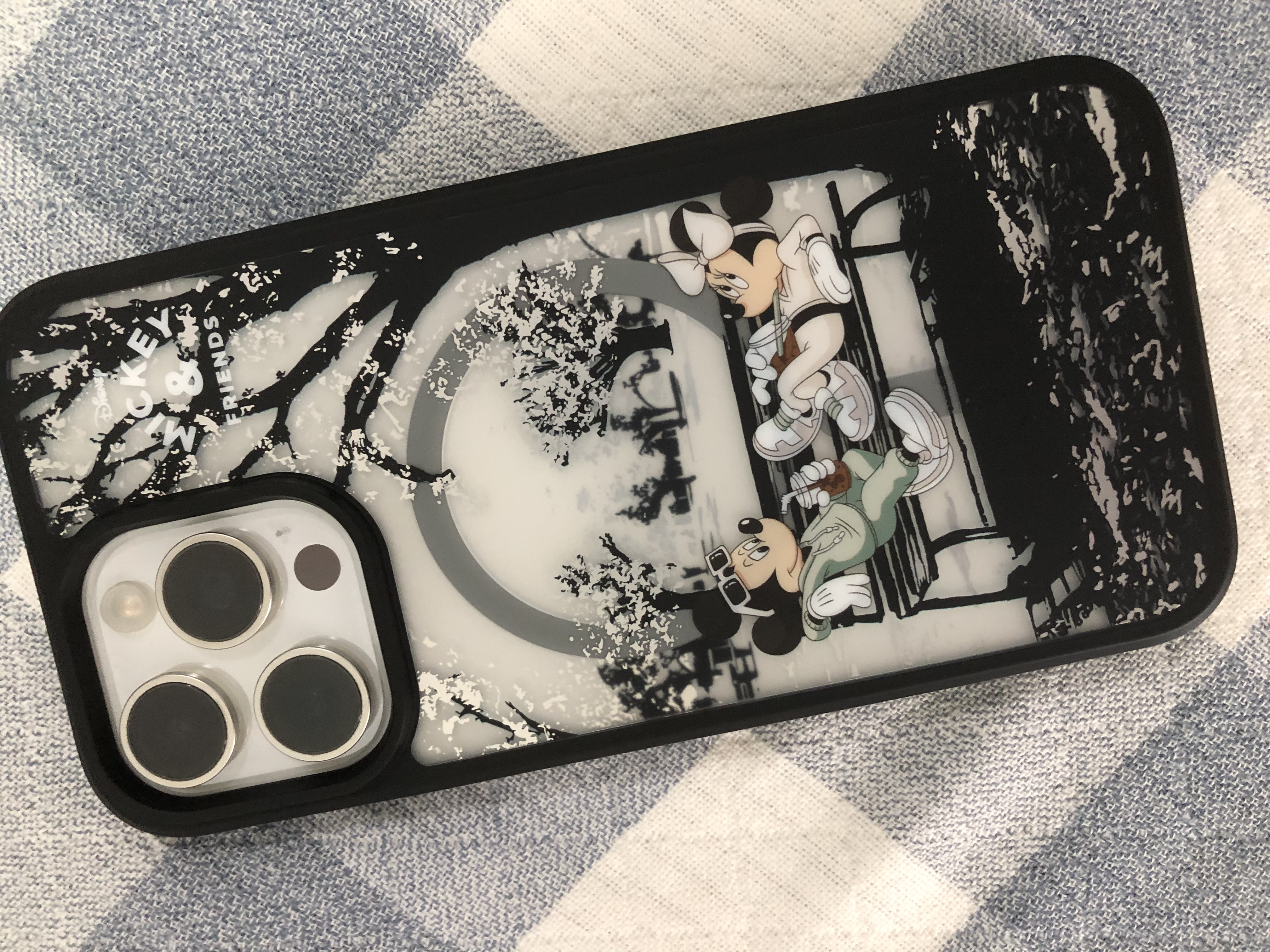 贝尔金（BELKIN）适用苹果15ProMax手机壳 米奇和朋友们定制款 iPhone15proMax手机保护套 MagSafe磁吸带壳充电 实拍图