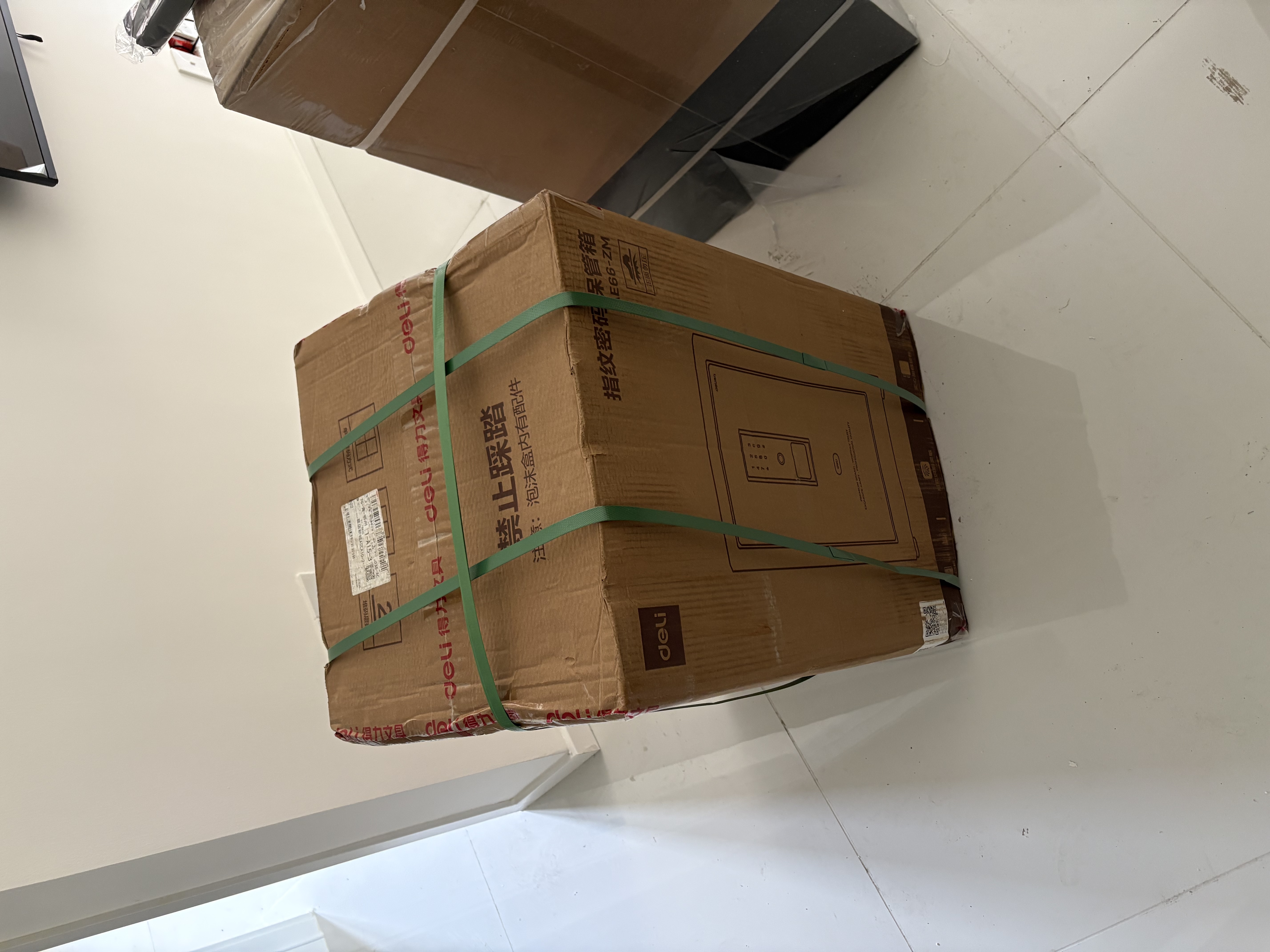 得力（deli）保险柜26年爆款热卖家用型保险箱办公财务专用 弘雅60cm指纹解锁 全钢防盗防搬走 AE66-ZM黑 实拍图