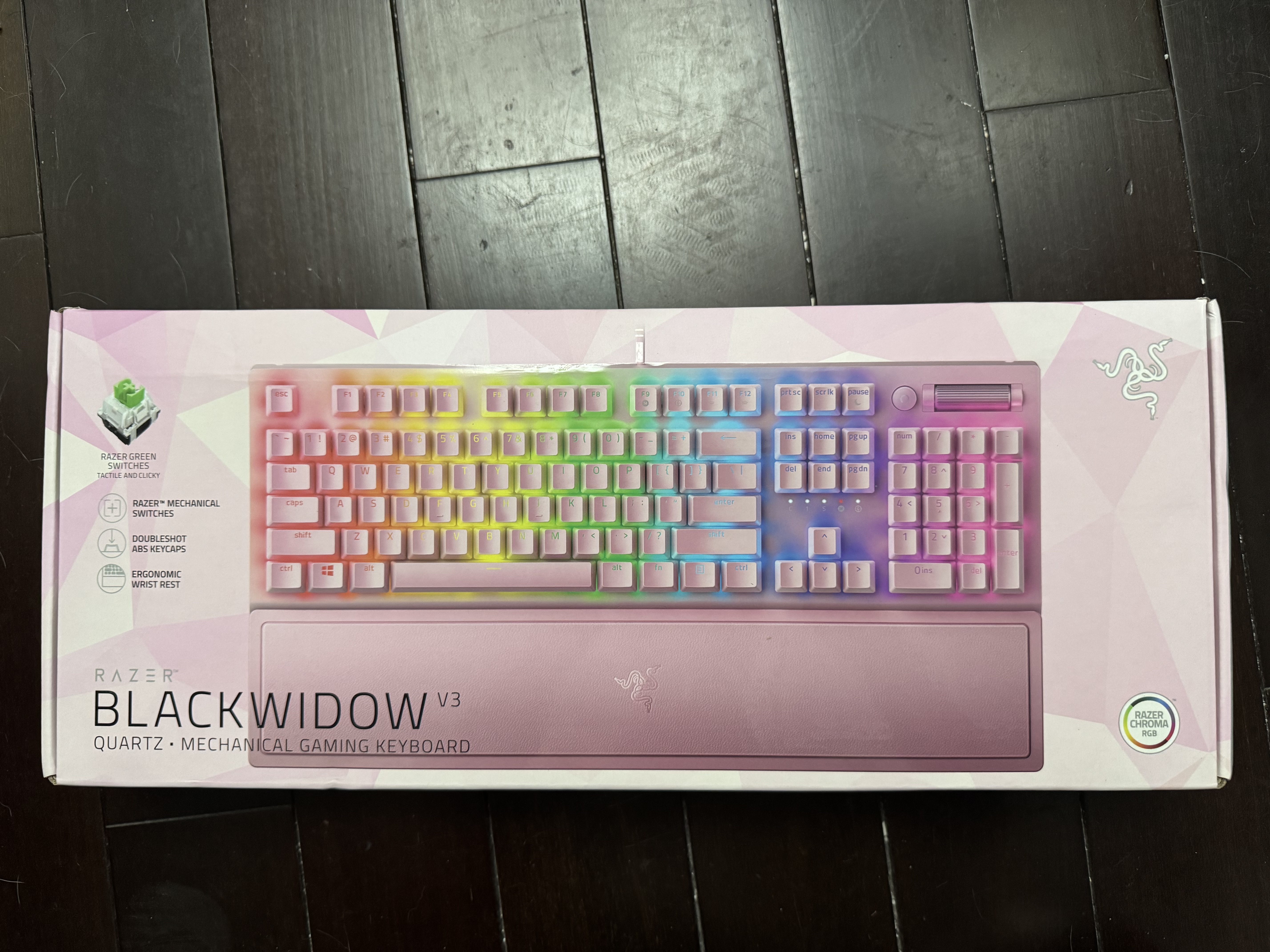 雷蛇（Razer）黑寡妇V3 机械键盘 游戏键盘 104键 RGB背光 游戏电竞 粉晶 绿轴 带腕托 实拍图