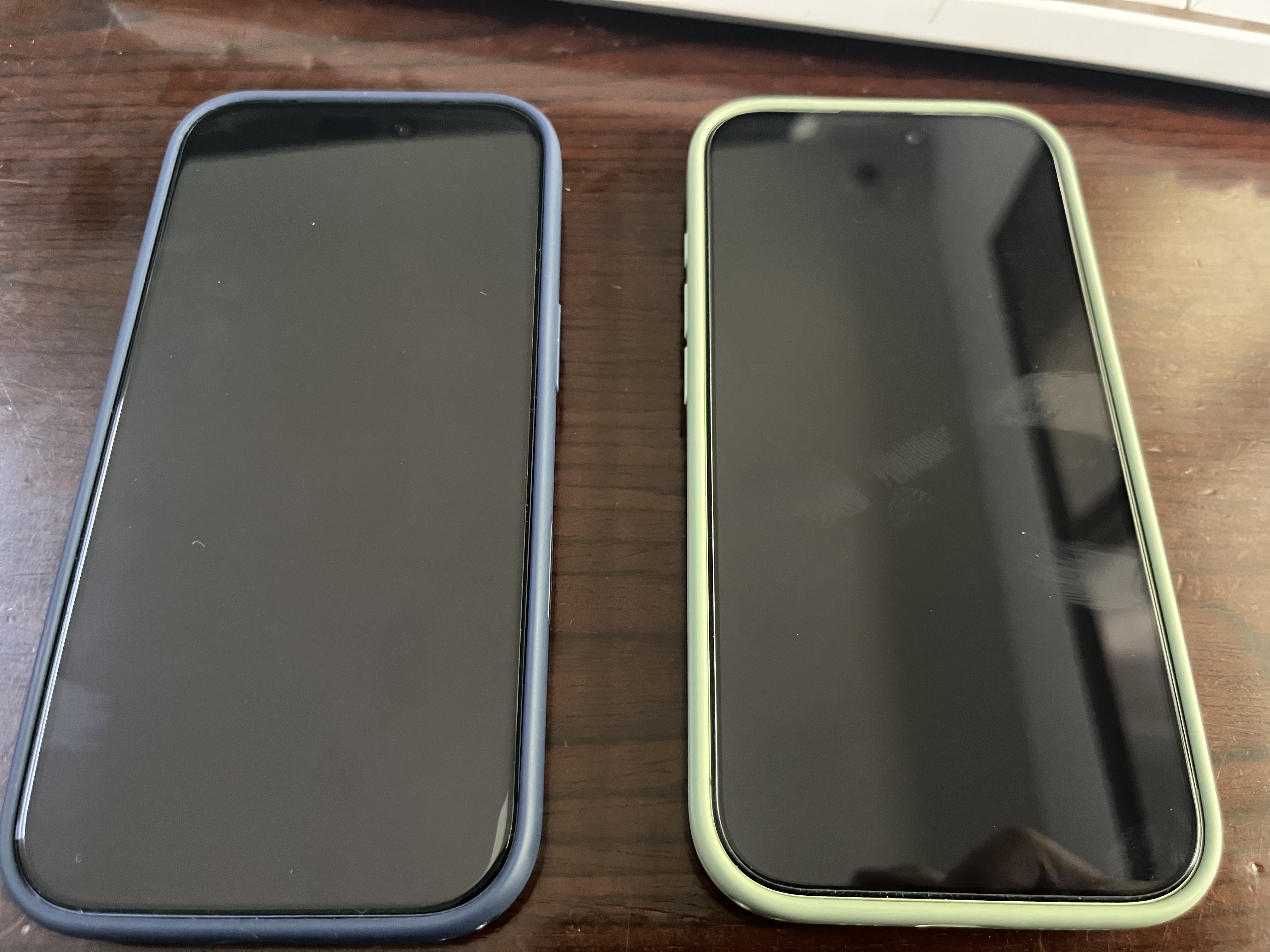Apple/苹果【需签收激活】iPhone 17 Pro 512GB 深蓝色 支持移动联通电信5G 双卡双待手机 实拍图