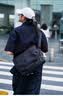 光影行星（GYXX）阿波罗X1磁吸扣斜挎包男士通勤单肩背包机能大容量邮差电脑包 逐影黑-中号【装13-14寸电脑】 可扩展 实拍图