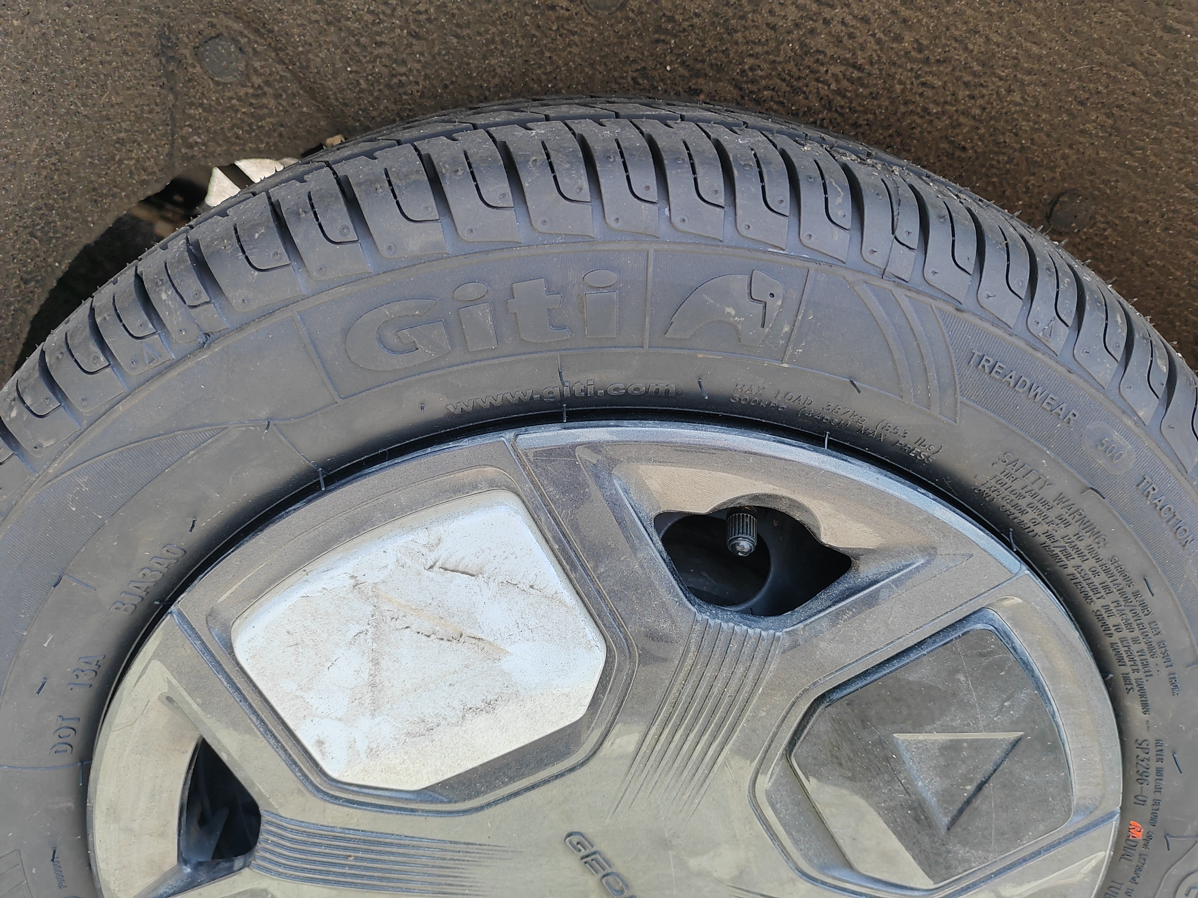 佳通轮胎(Giti)轮胎 155/65R14 75T T20 适配北斗星/长安奥拓/奔奔/奇瑞QQ 实拍图