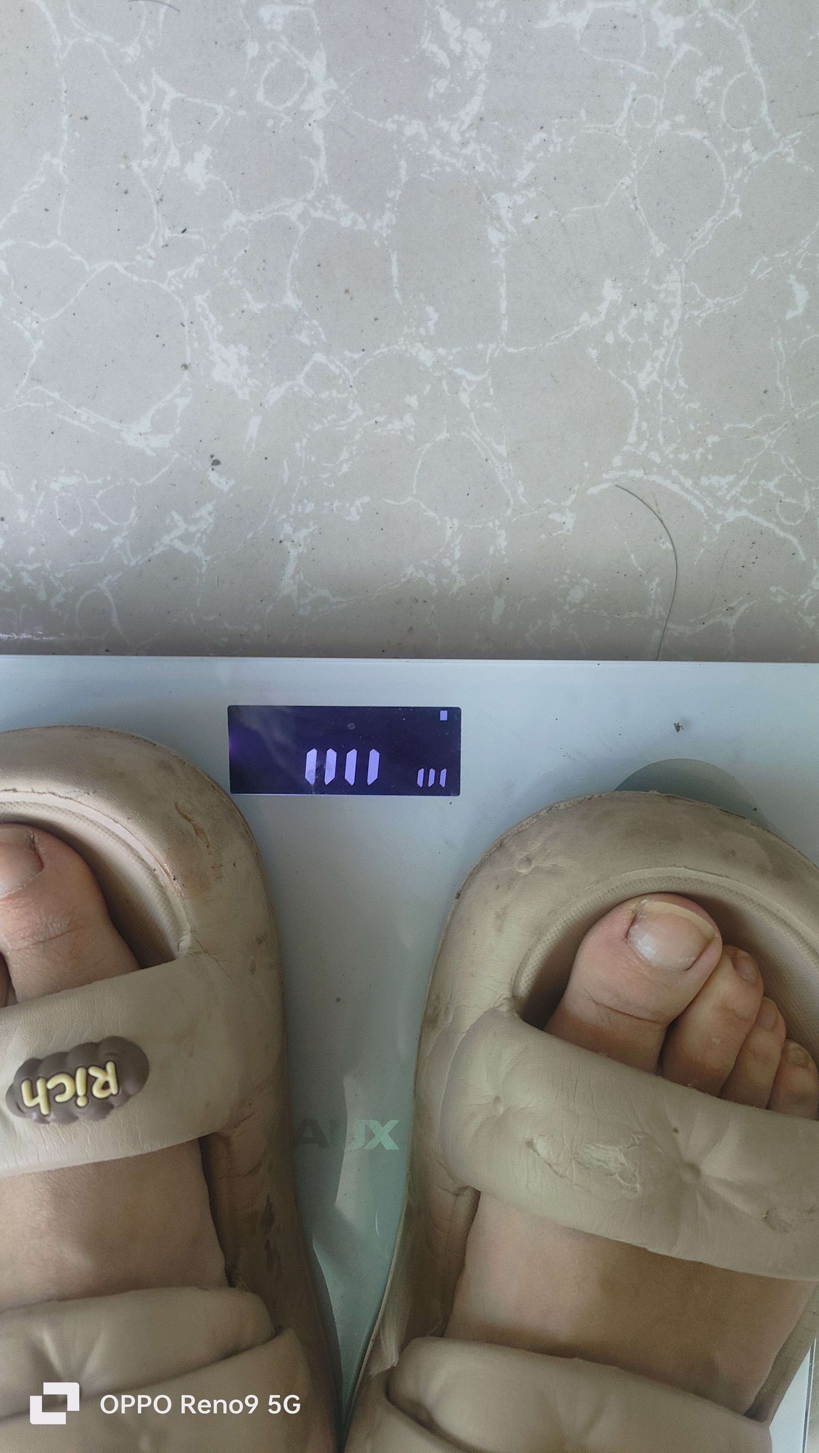 奥克斯体重秤体脂秤家用宿舍人体小型电子精准智能耐用 升级充电称重计减肥专用 白色充电 实拍图