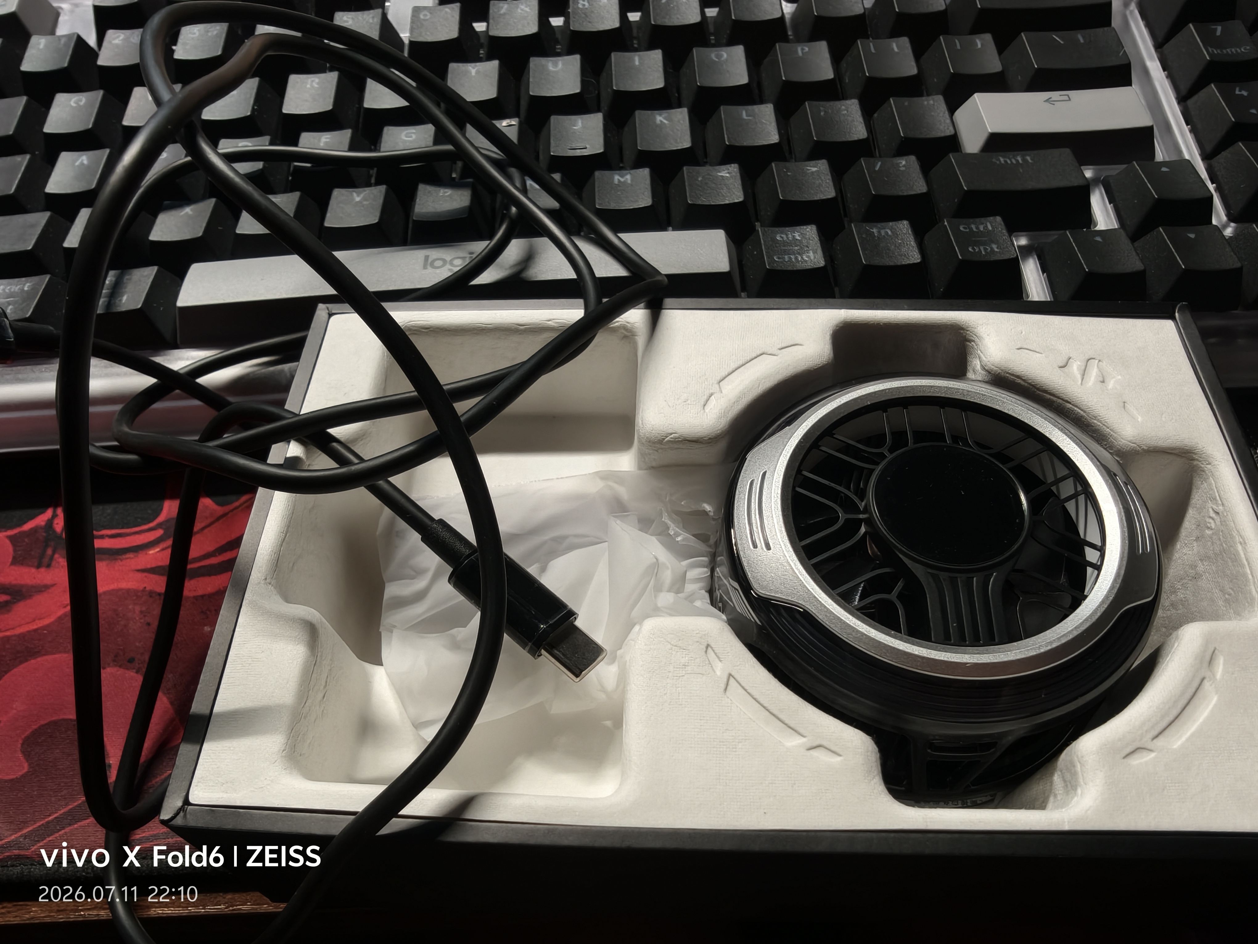 黑鲨6Pro磁吸手机散热器打游戏专用直播半导体散热背夹降温适用苹果iPhone17Promax平板华为小米红魔AI 实拍图