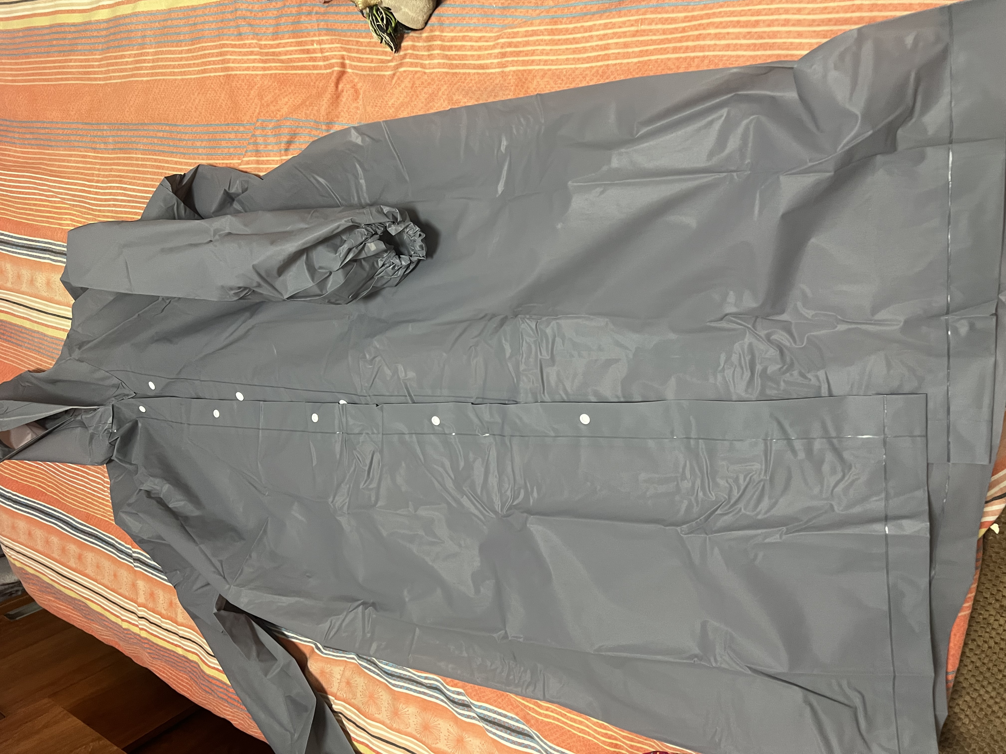 蕉趣（BANANA TRIP）一次性雨衣加厚成人防暴雨户外徒步登山一体全身雨披 灰色1个装 实拍图