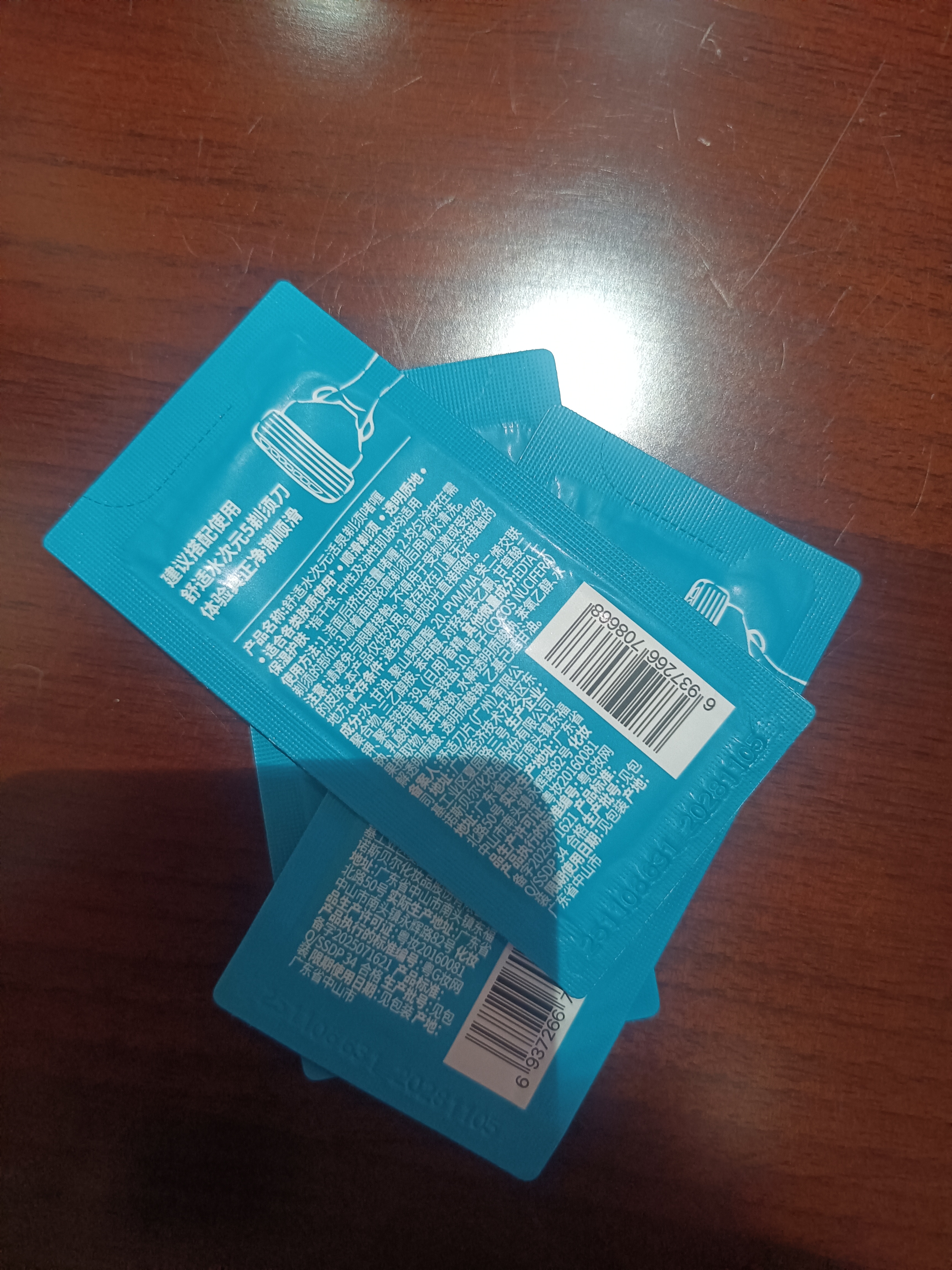 舒适（Schick）水次元活泉剃须啫喱手动刮胡刀软化胡须微香型3g/5包 实拍图