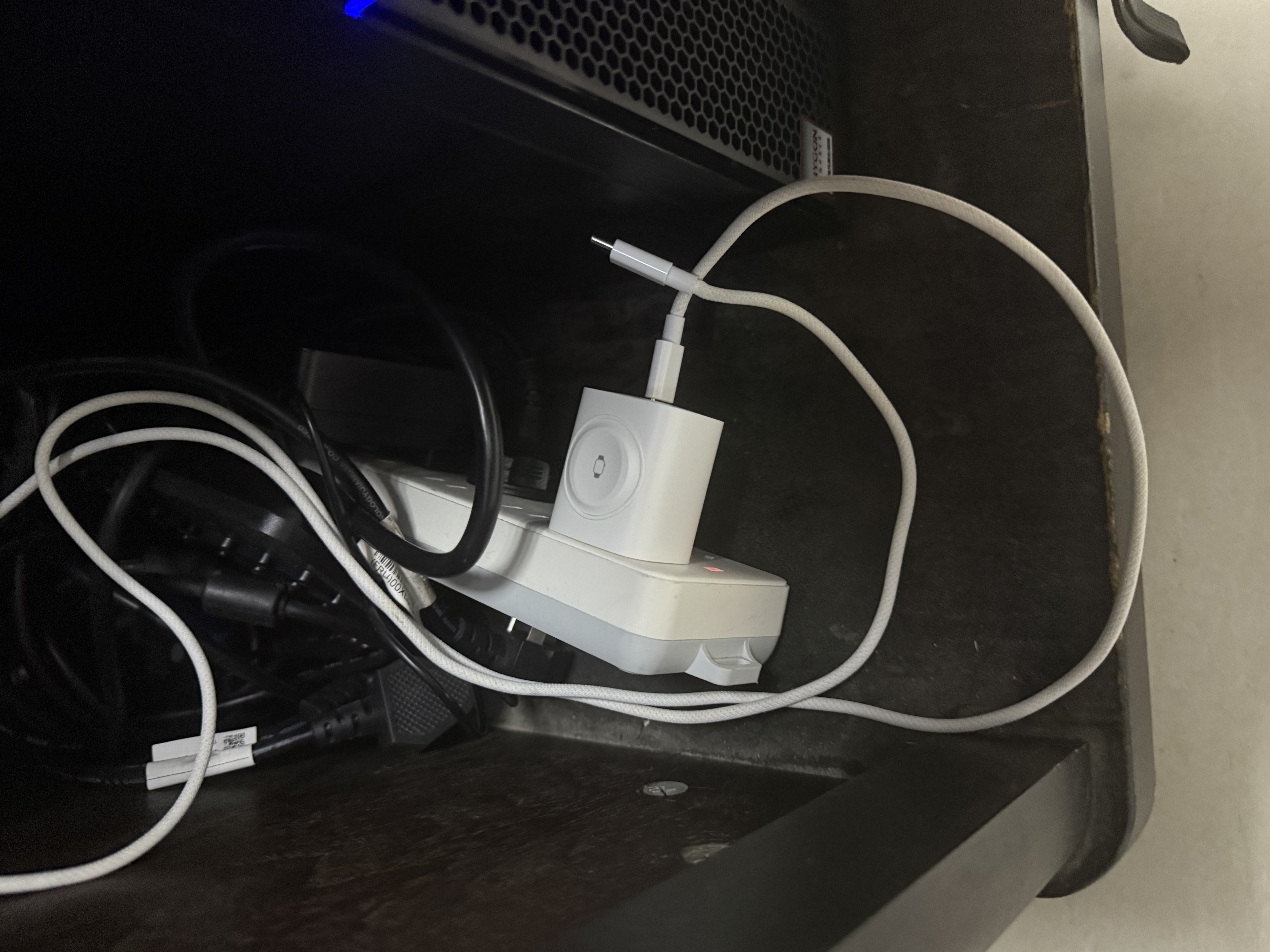 毕亚兹【3C认证】适用苹果手表充电器 apple iWatch充电器氮化镓磁吸充电头S11/10/9三合一iPhone17快充 实拍图