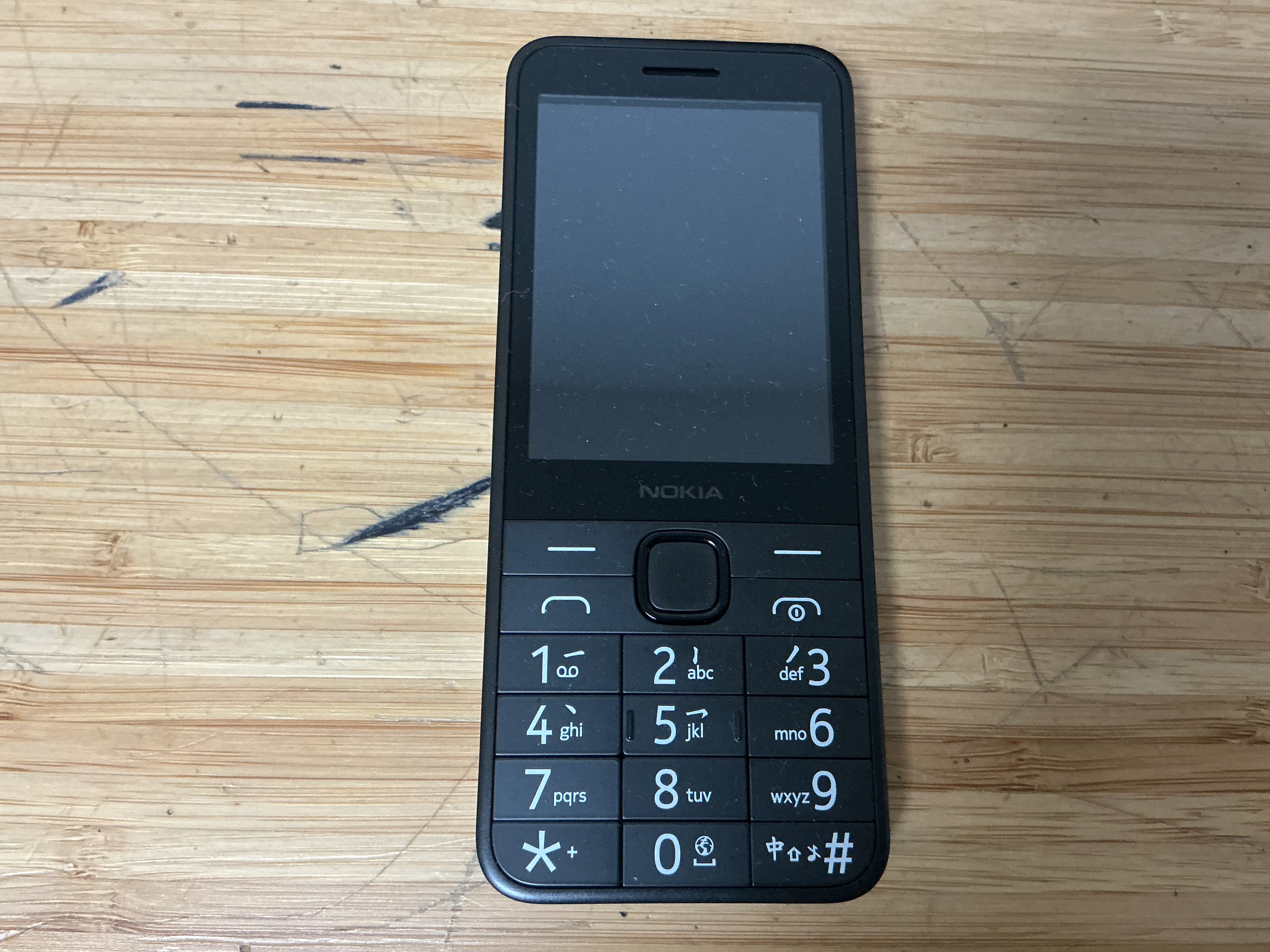 诺基亚（NOKIA）220 4G 移动联通电信全网通 2.8英寸双卡双待 直板按键手机 老人老年手机 学生手机 黑色 实拍图