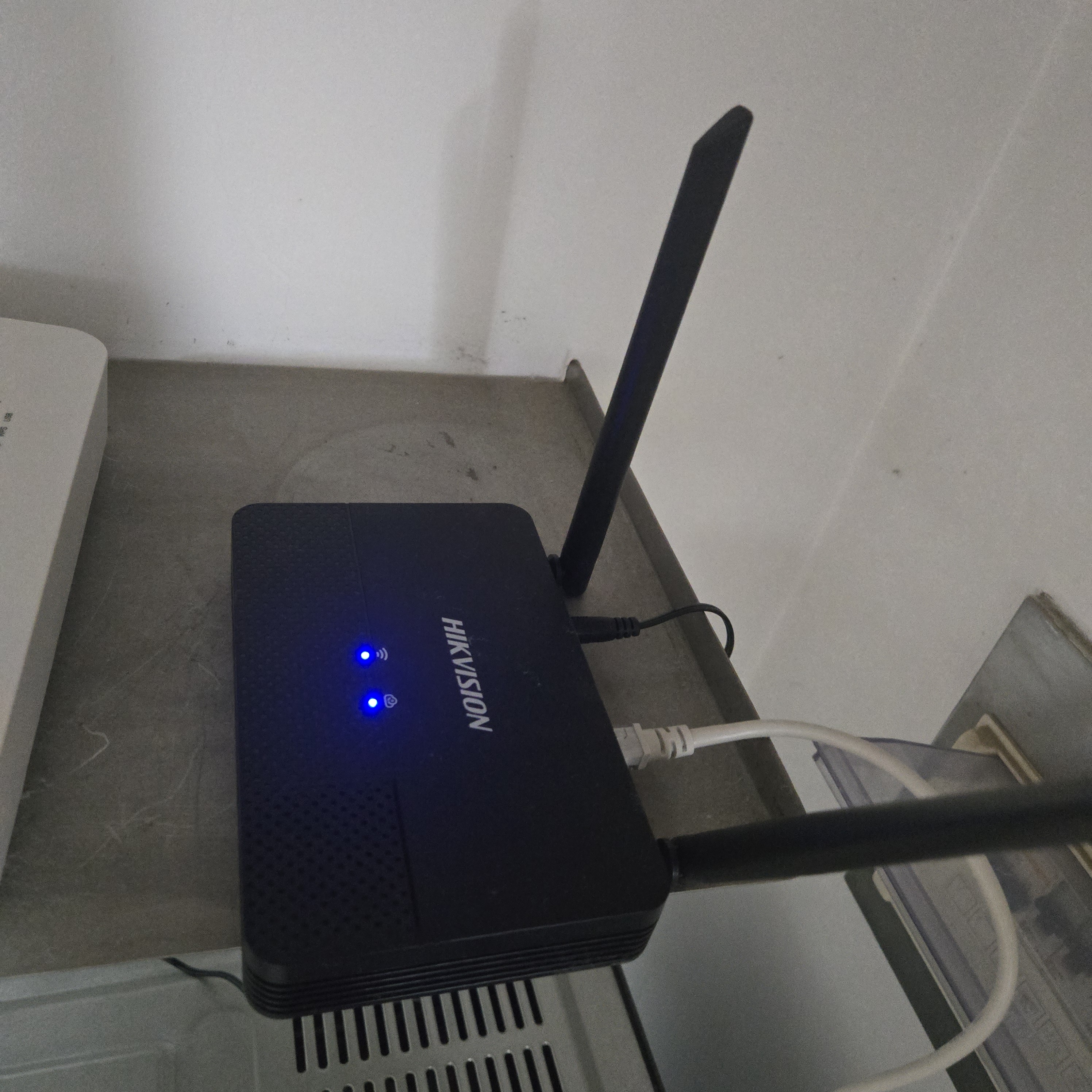 HIKVISION海康威视无线摄像头监控套装400W超清手机远程WIFI室外可对话户外全彩夜视4路带2T卡 实拍图