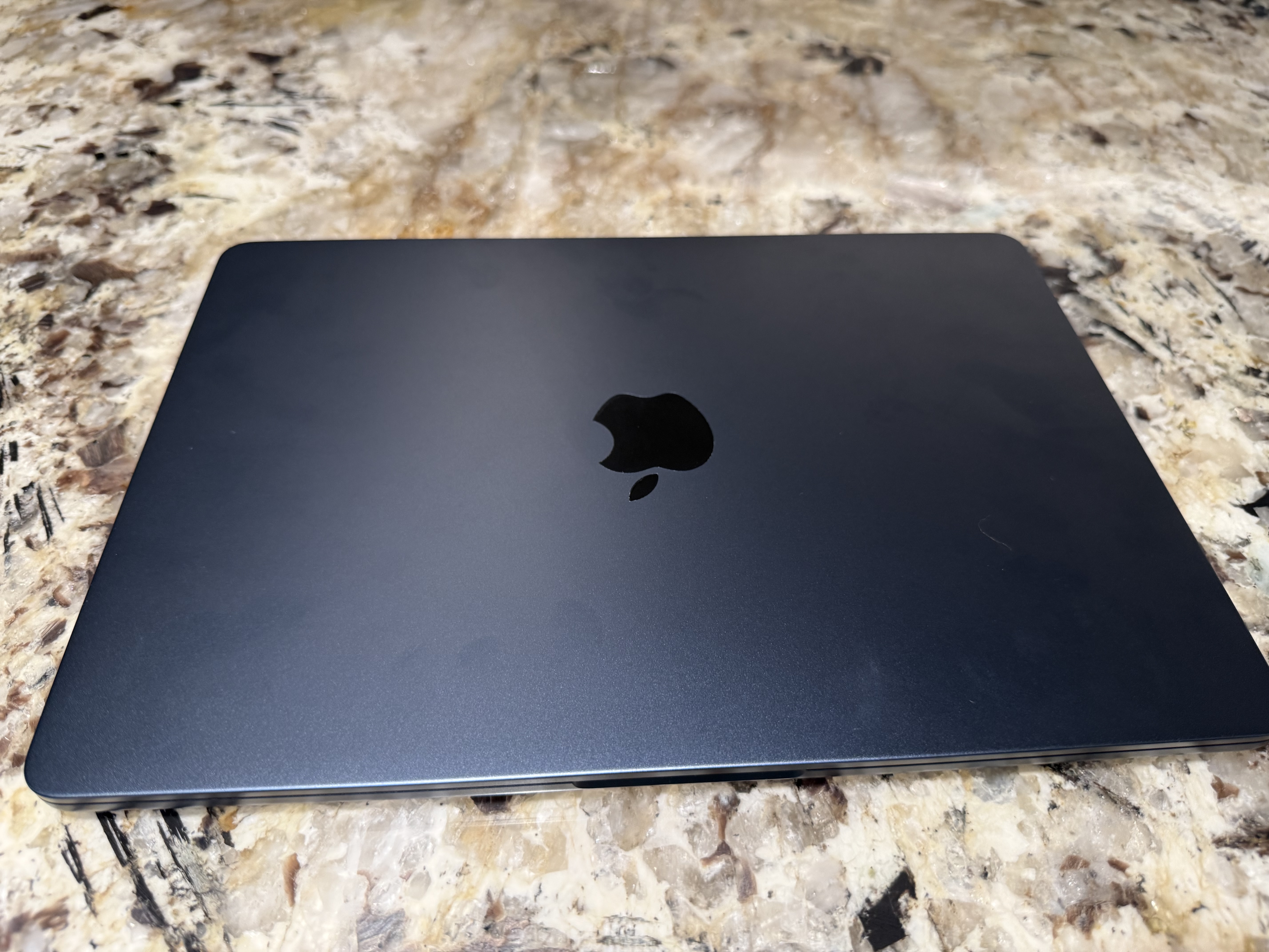 【官方质检】苹果（Apple） MacBook Pro/Air M1M2M3M4二手苹果笔记本电脑 【拍拍质检丨多仓次日达】 22年13.6寸AirM2四色【M2】16/512 99成新 实拍图